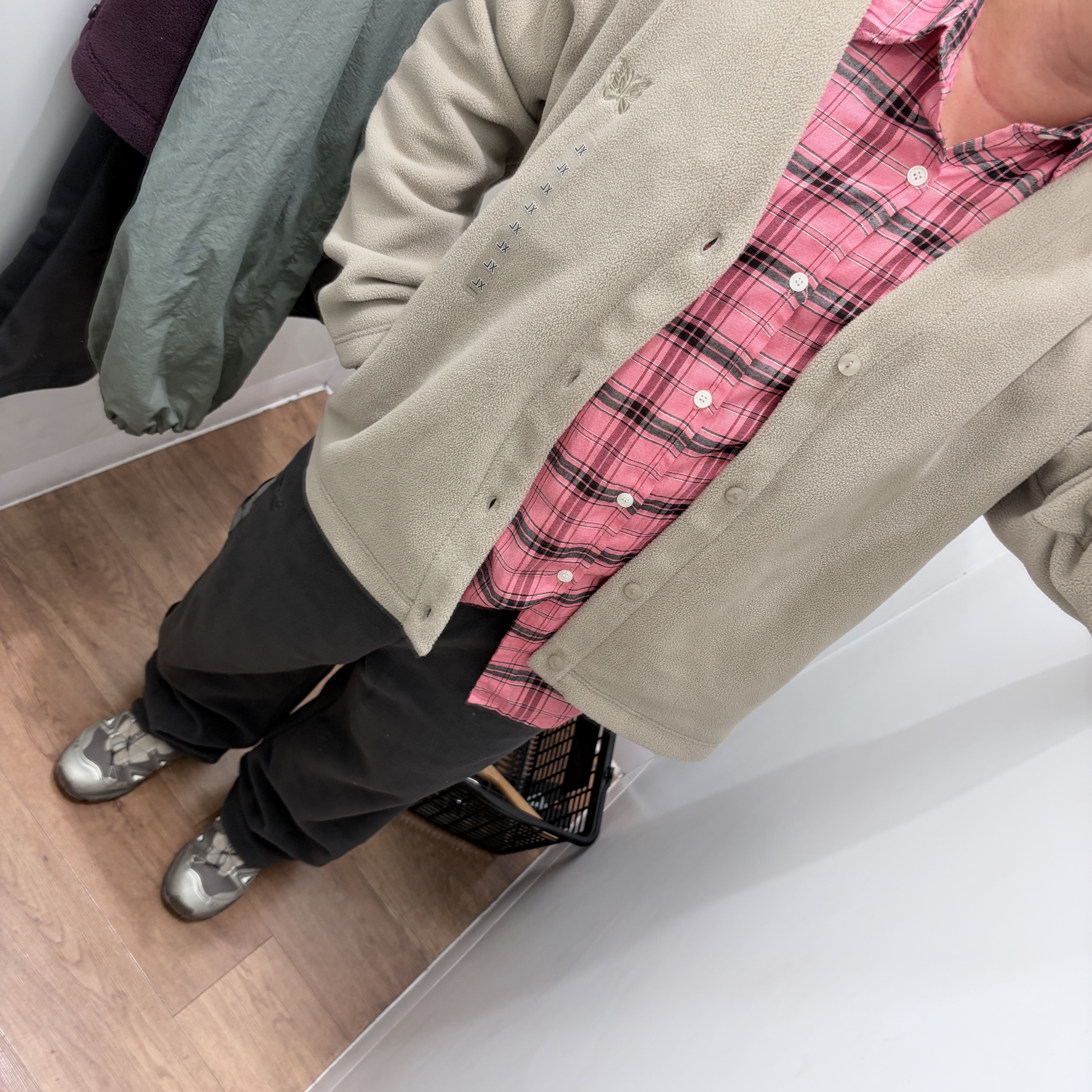Uniqlo x Needles Fleece Oversized Cardigan Beige - KR, Uniqlo x Needles Fleece Oversized Cardigan Purple - KR 착용 스타일 - 5