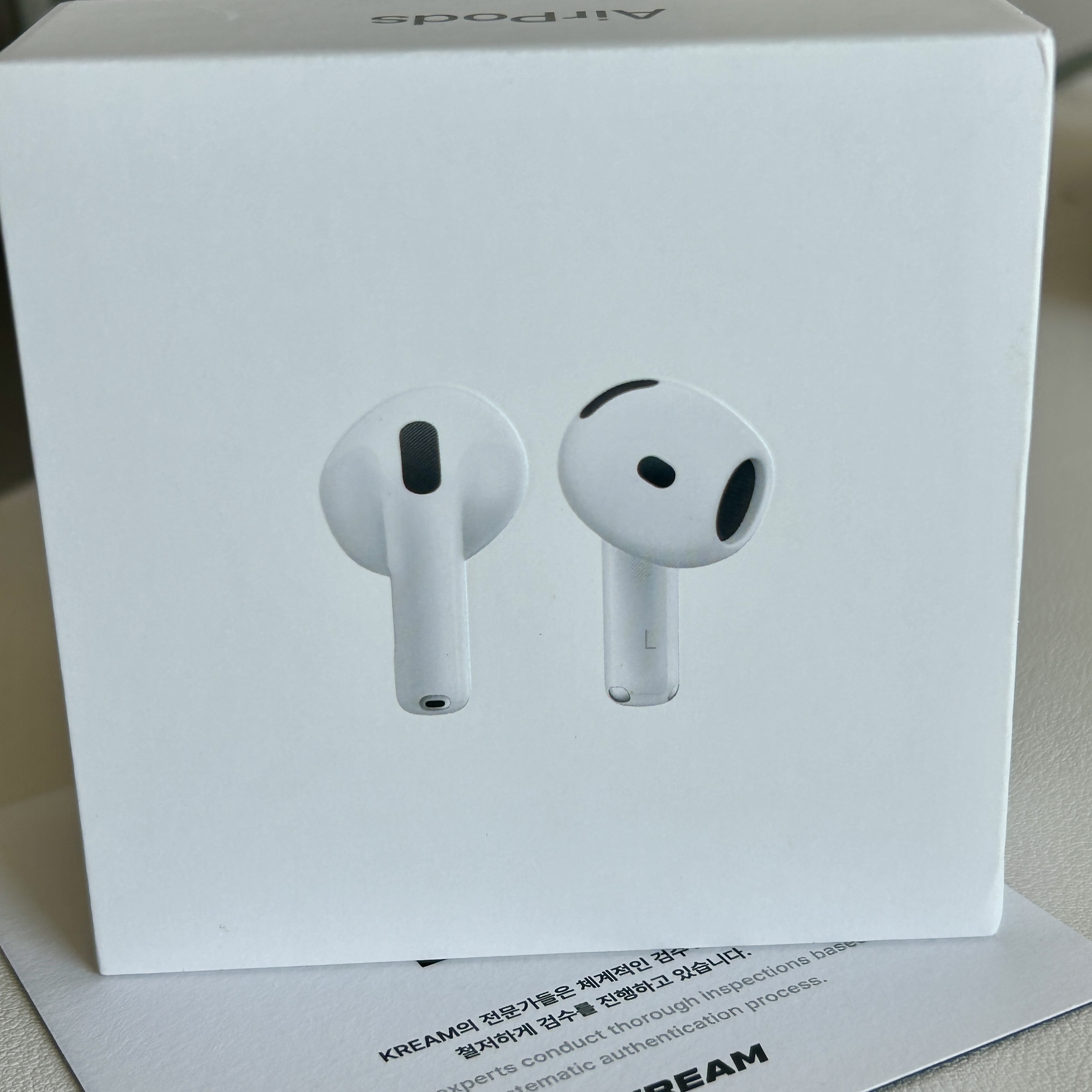 Apple Airpods 4th Gen (Korean Ver.) 착용 스타일