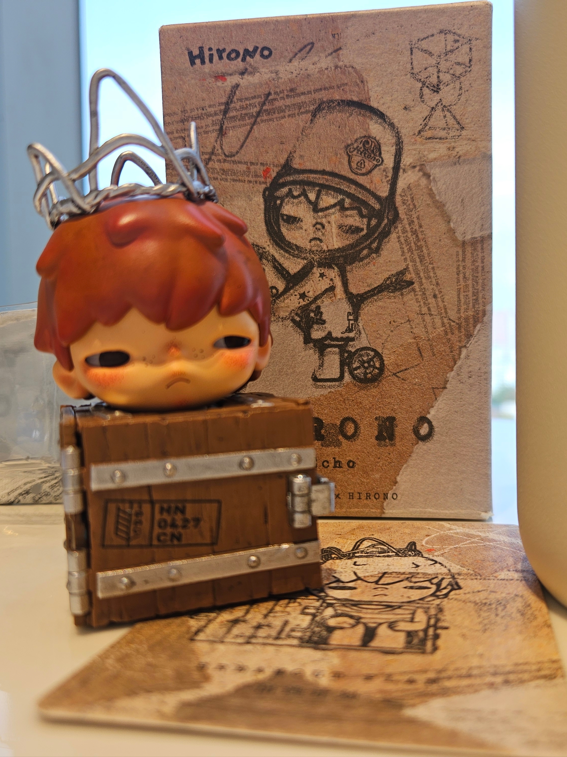 Pop Mart Hirono Echo Series Figures Sealed Case (1 Blind Box), Human Made x Blue Bottle Coffee Day Off Tumbler White 착용 스타일 - 9