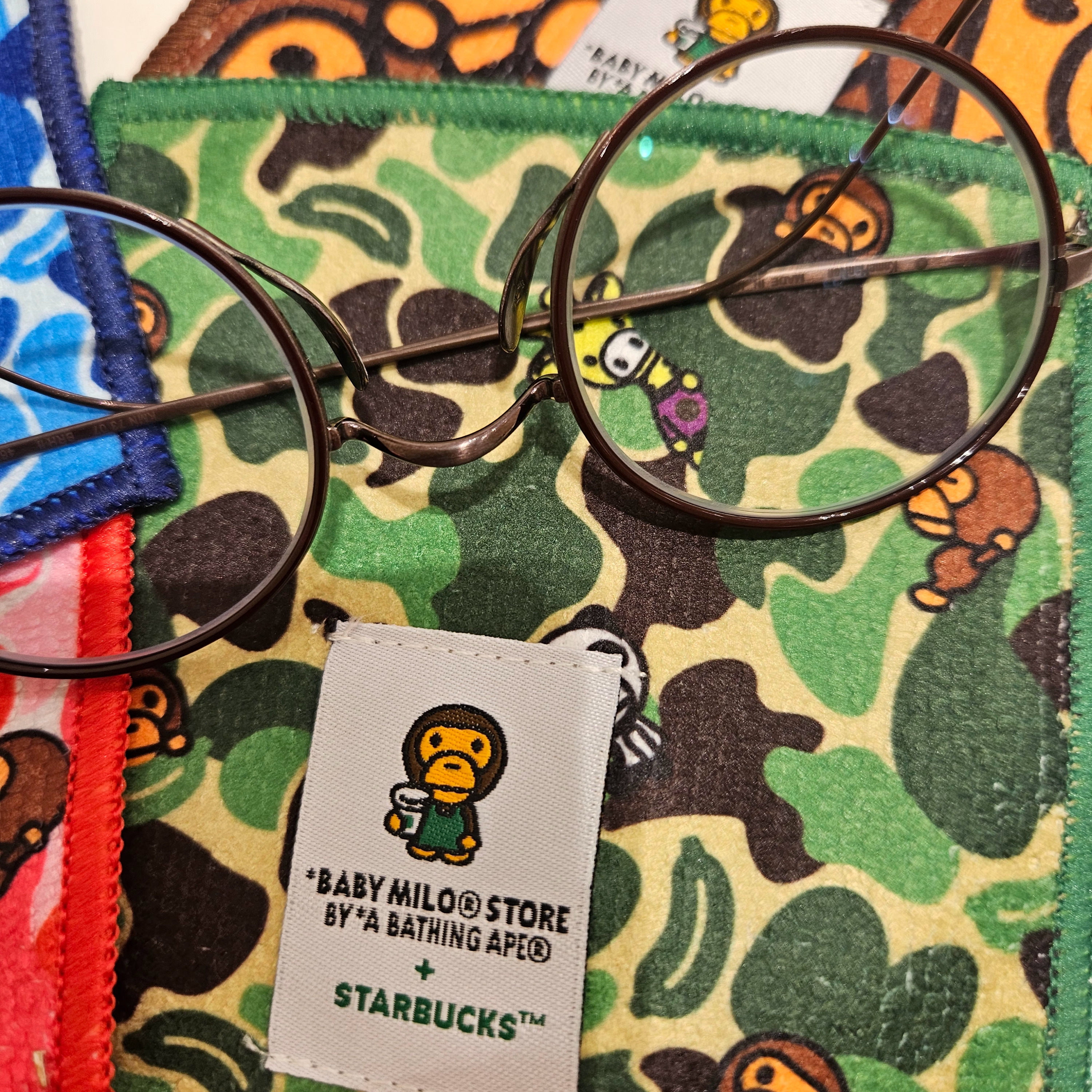 Starbucks x BAPE Baby Milo Coaster Pink Green (Set of 4) 착용 스타일 - 2