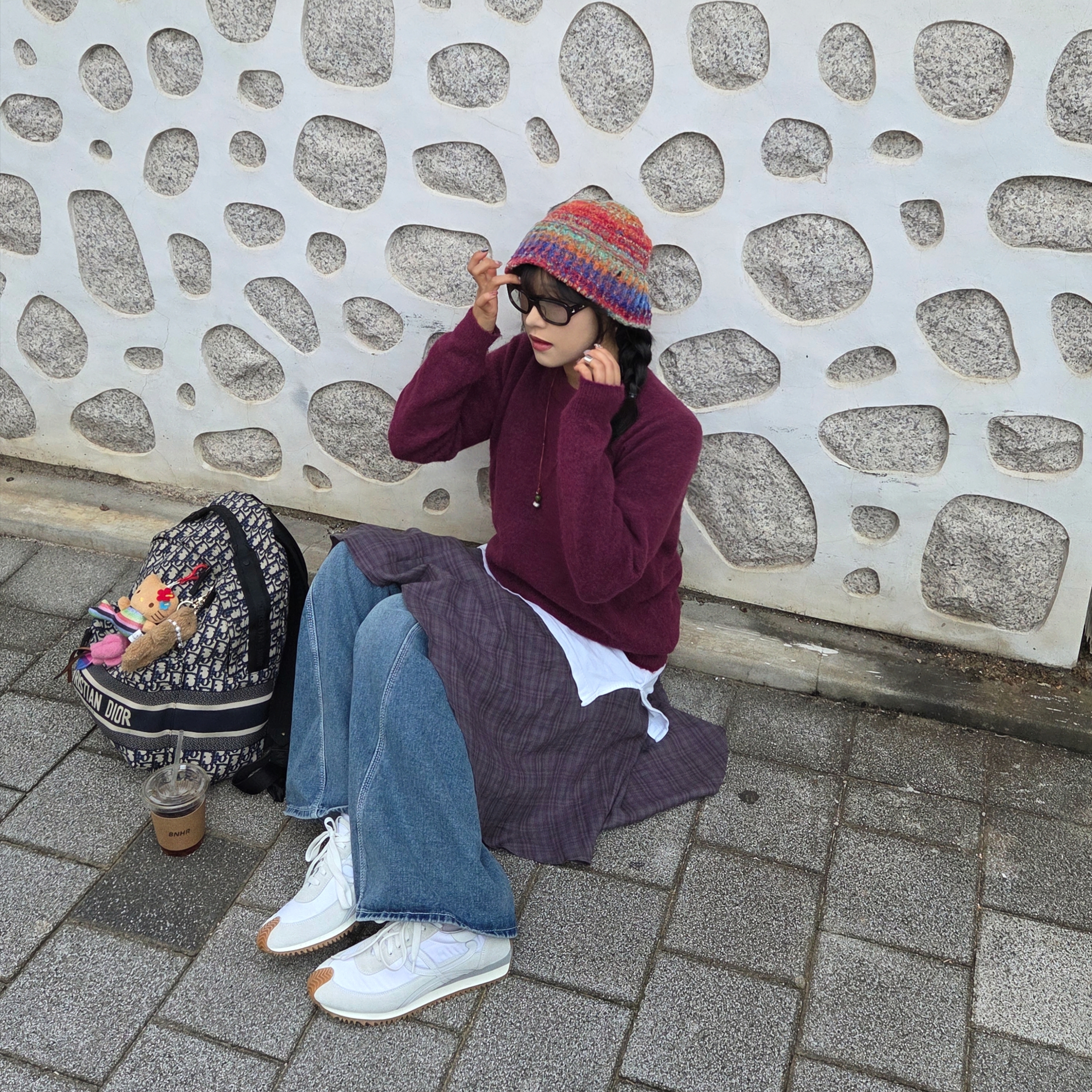 (W) Loewe Ballet Runner In Nylon and Calfskin White Off White, Dior Travel Backpack Blue Dior Oblique Jacquard 착용 스타일 - 1