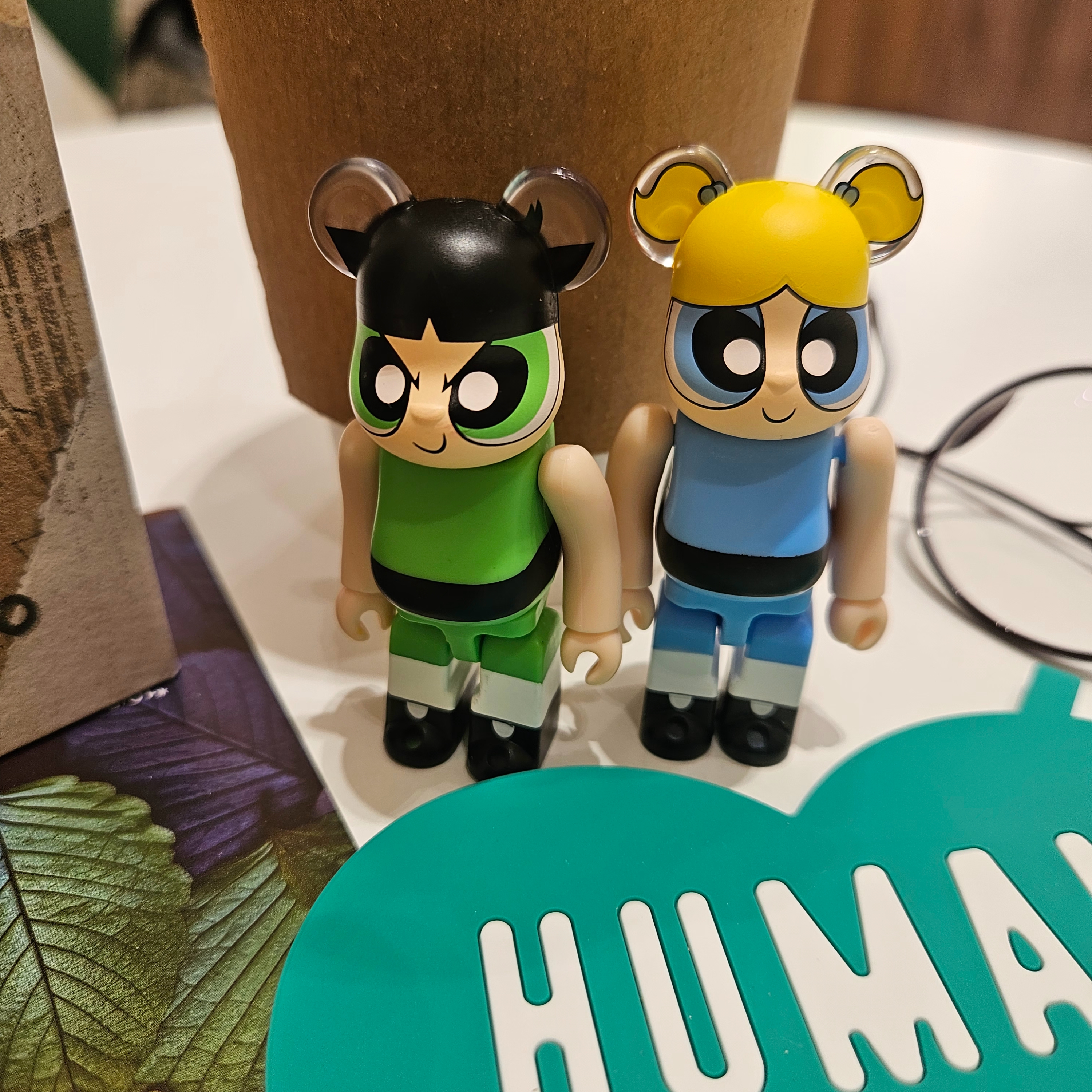 Bearbrick Series 50 Sealed Case 100% (24 Blind Boxes), Human Made Heart Rubber Coaster Green 착용 스타일 - 2