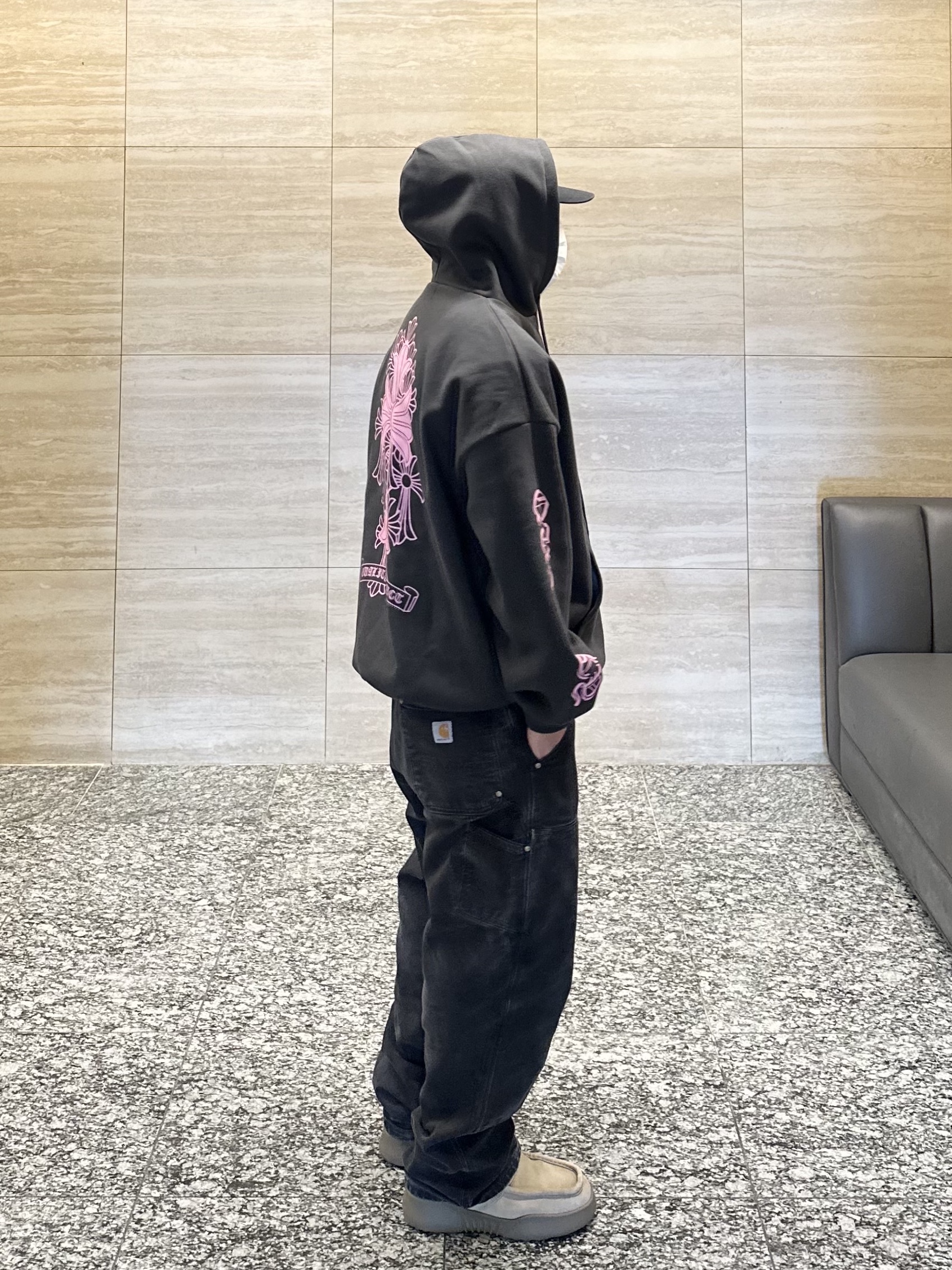 Burberry Square Toe Suede Log Boots Loch, Supreme Bullion Dragon 6-Panel Black - 25SS 착용 스타일 - 2