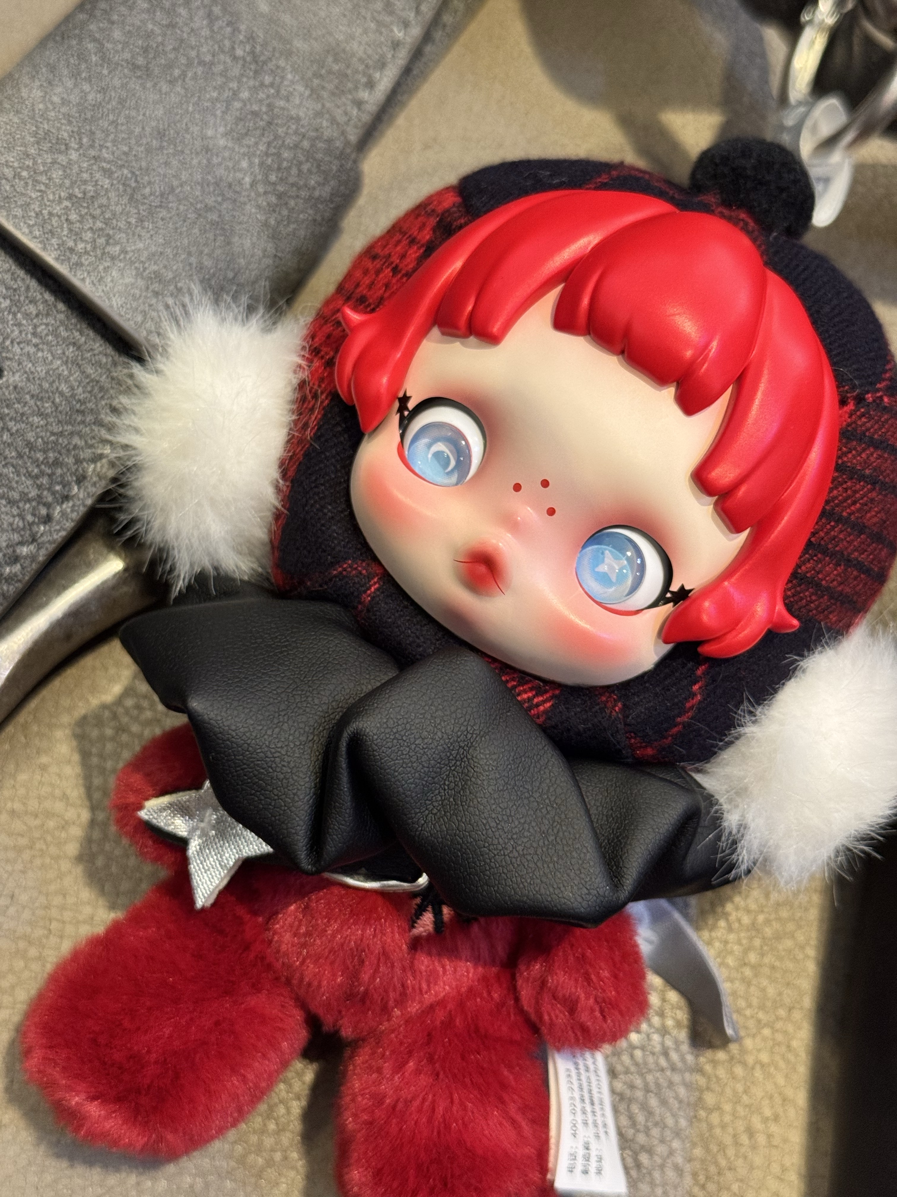 Pop Mart Skullpanda Winter Symphony Series Keyring Rock On (Opened Case) 착용 스타일 - 6