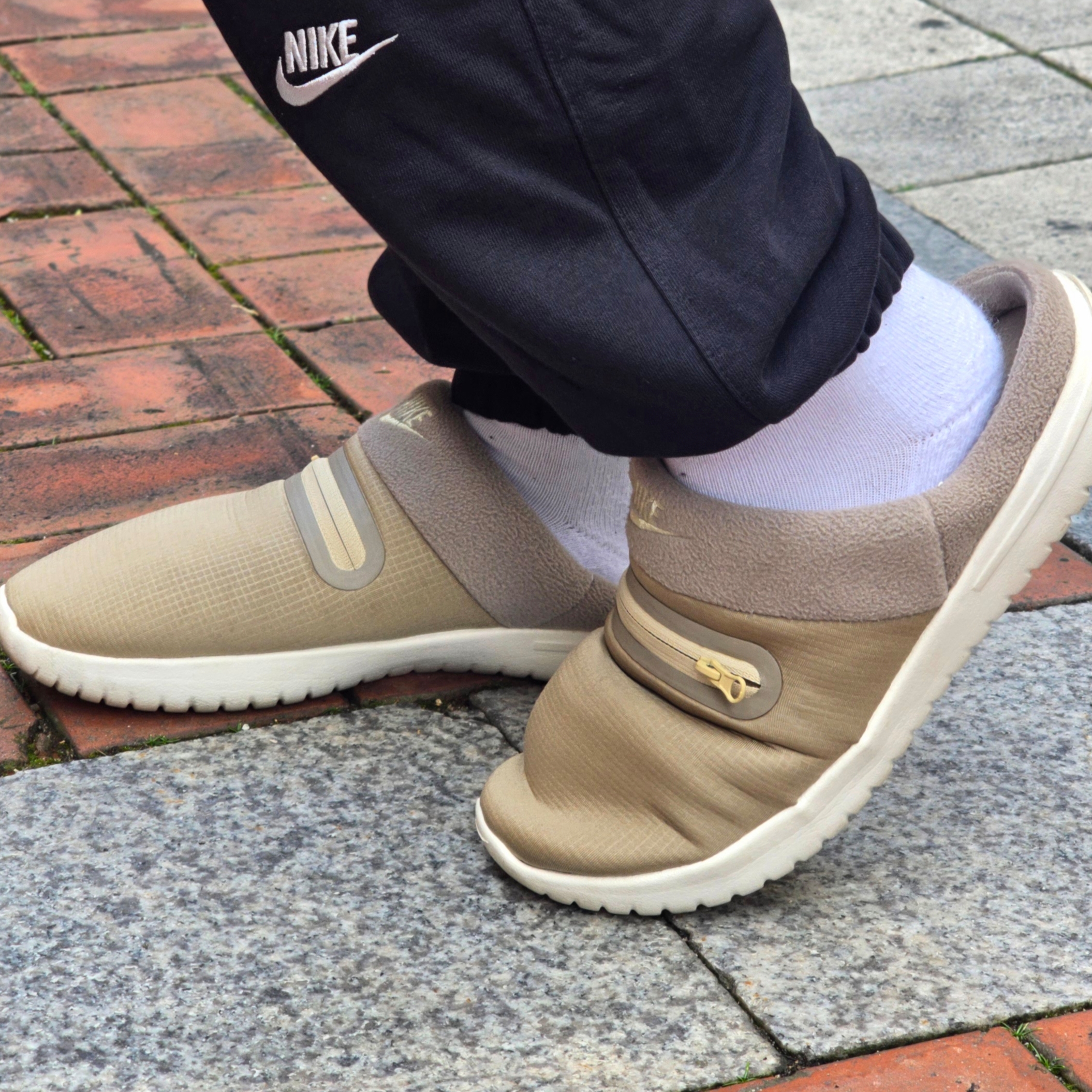 Nike Burrow Khaki Rattan 착용 스타일 - 1