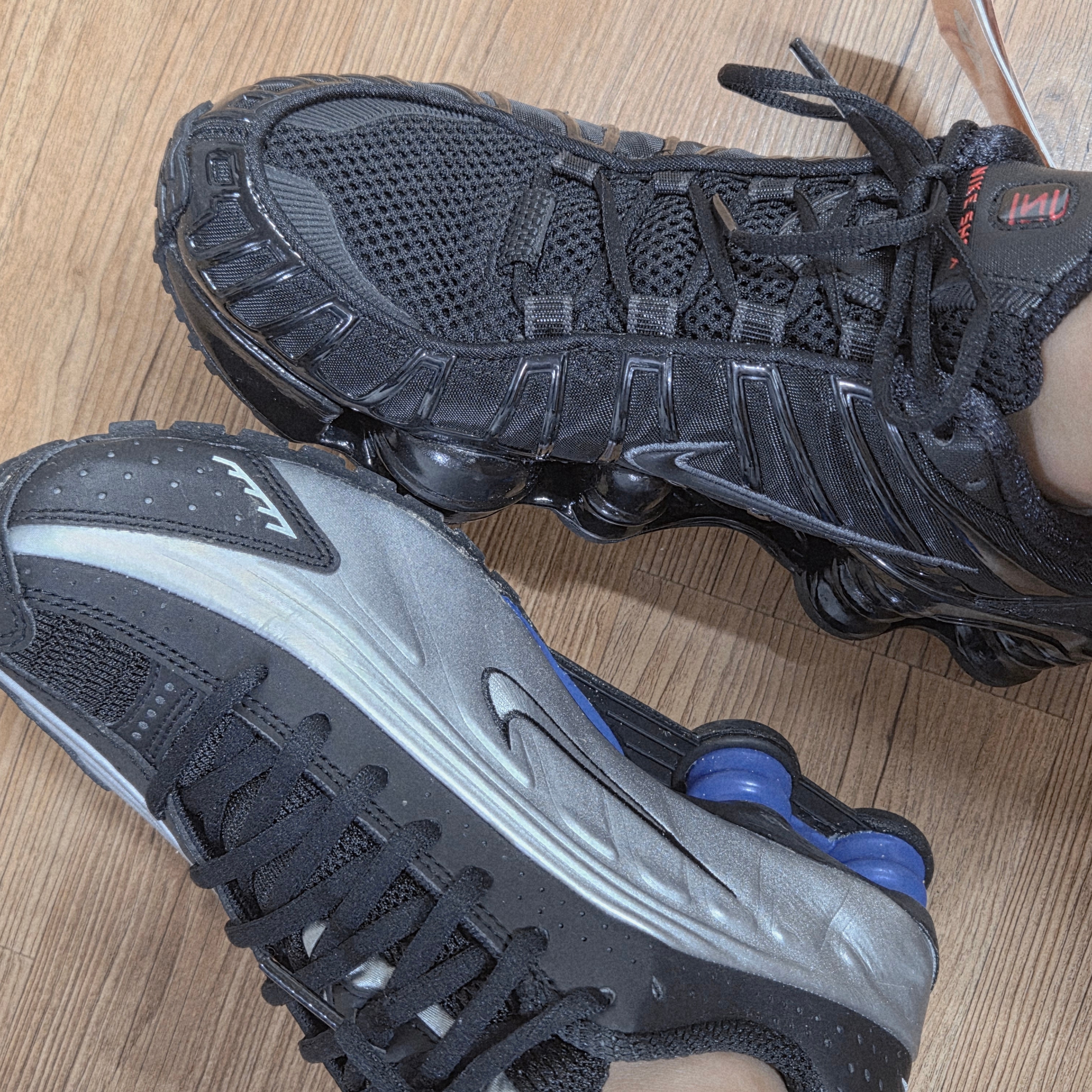 (W) Nike Shox TL Black and Max Orange 착용 스타일