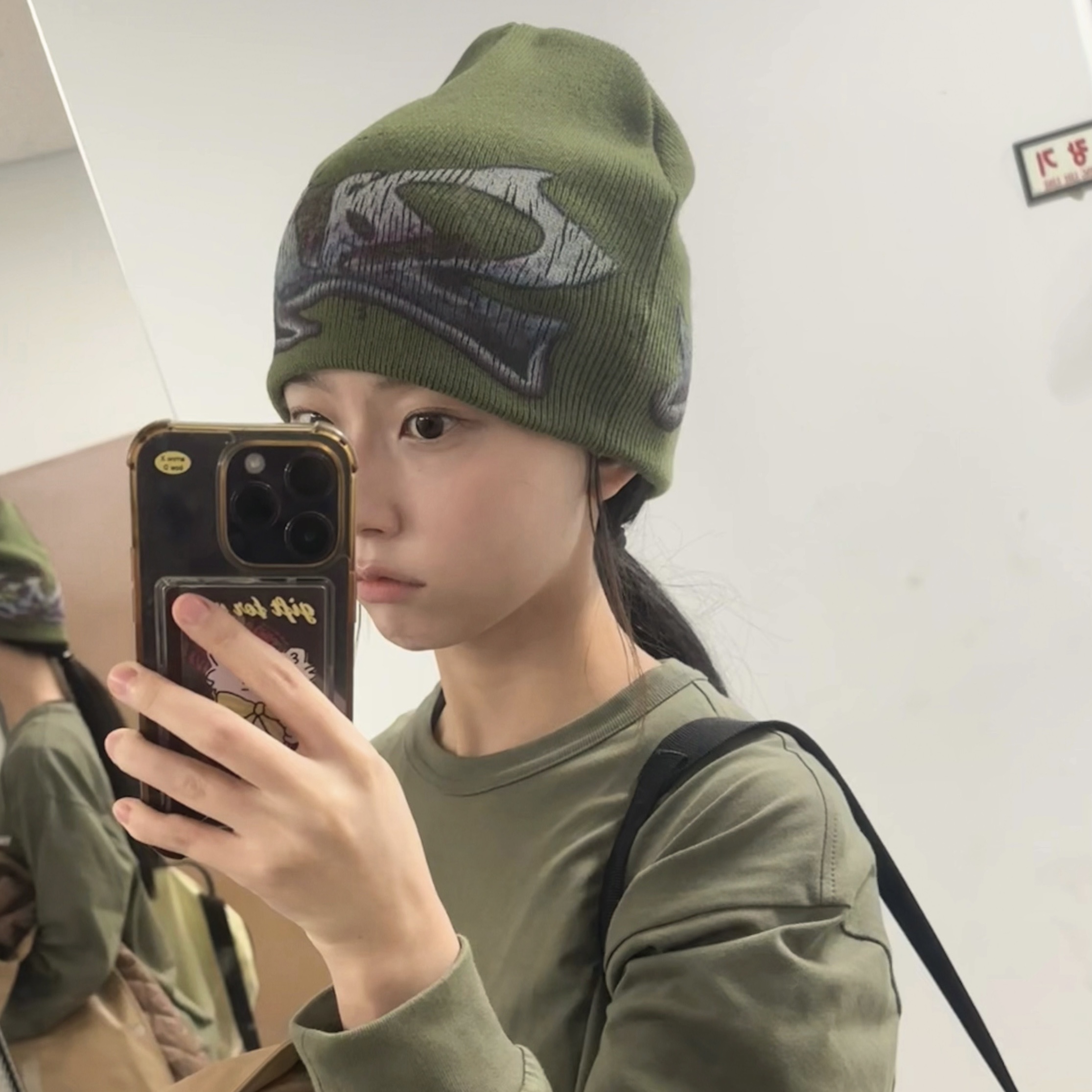 Palace Basically A Longsleeve The Deep Green - 25SS, Supreme Tag Beanie Olive - 25FW 착용 스타일