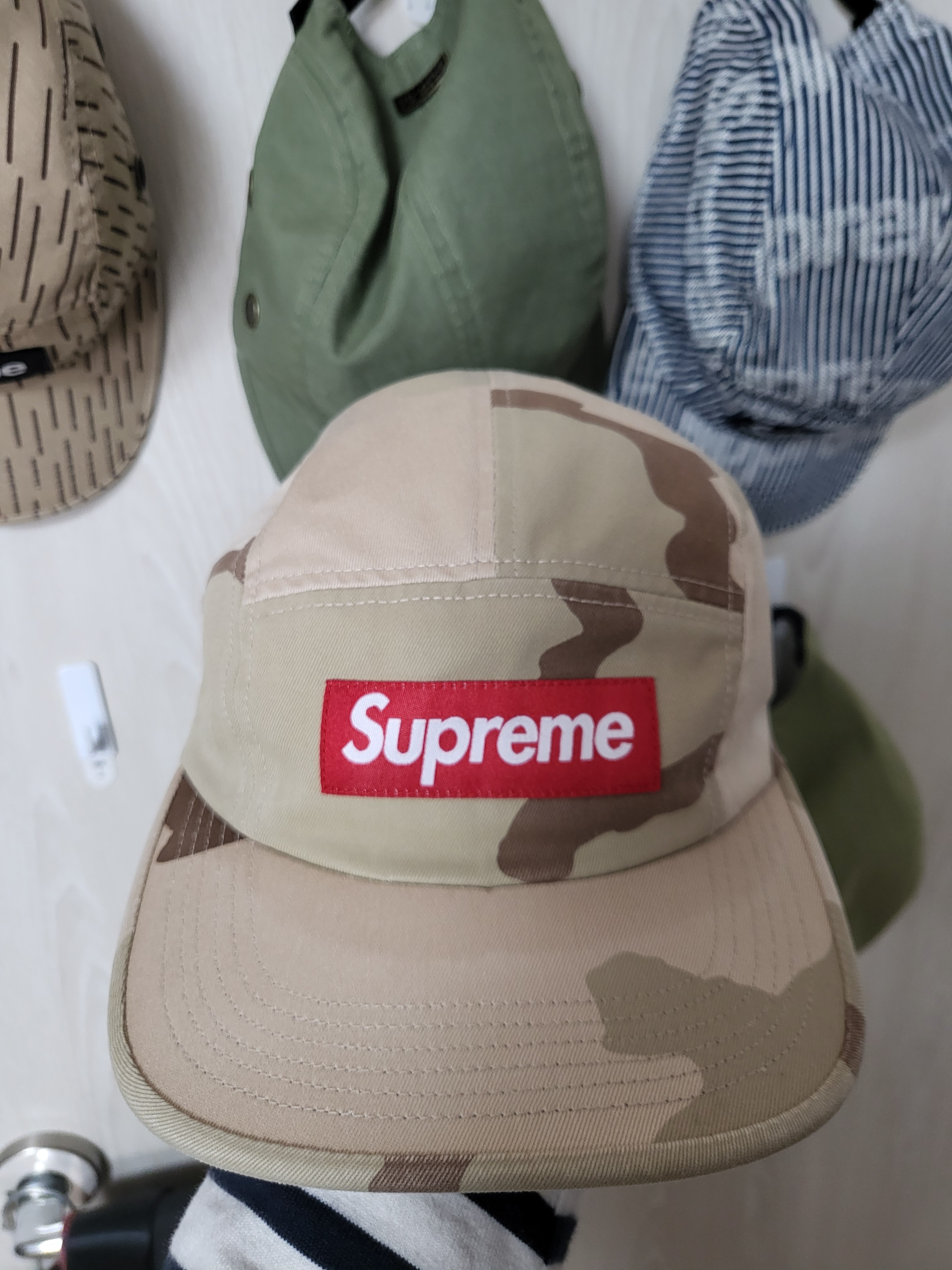 Supreme Washed Chino Twill Camp Cap Desert Camo - 24SS 착용 스타일