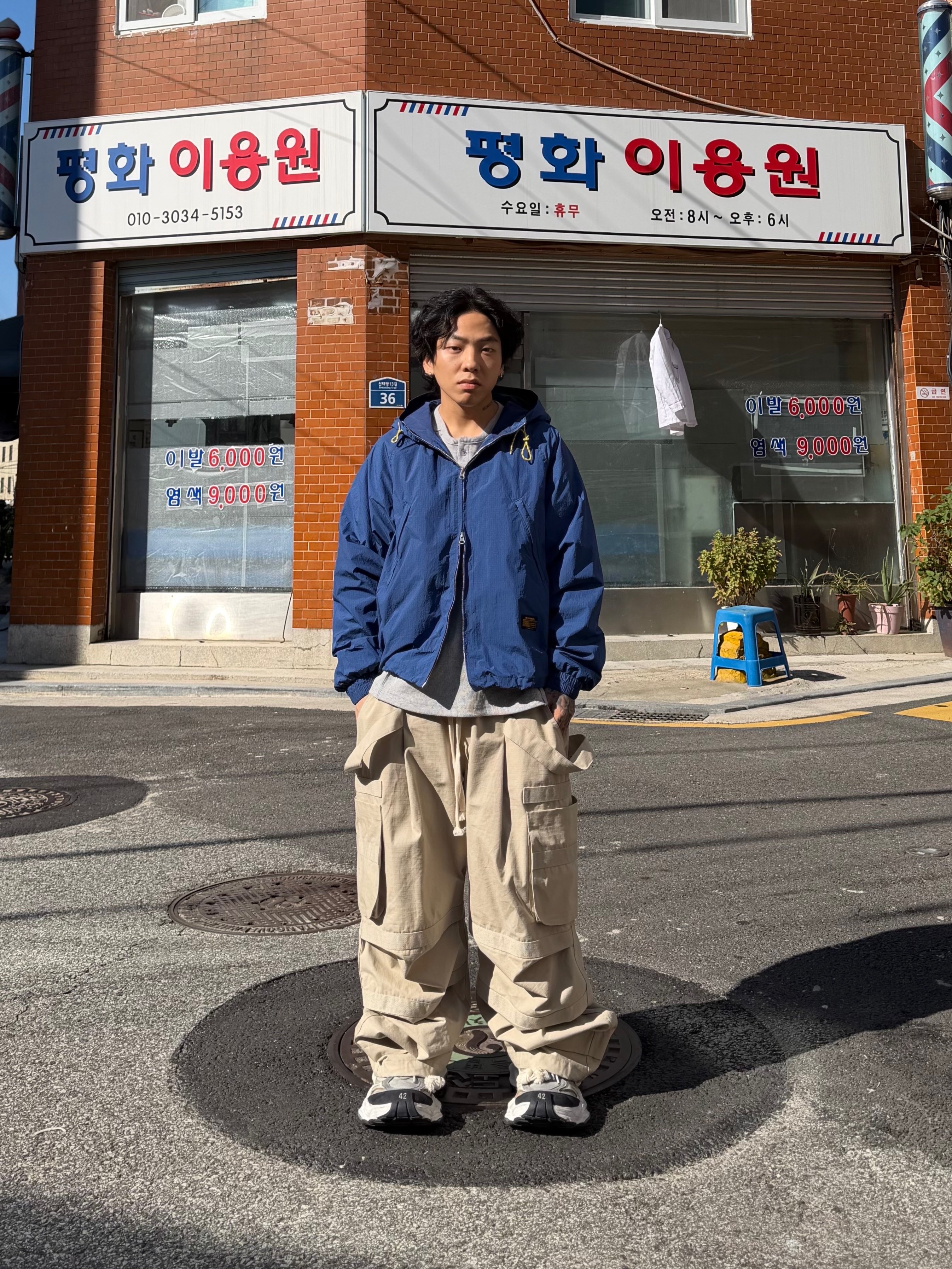 Wapworks Hard Knocks Cargo Pants Dune, Balenciaga Cargo Sneakers White Grey 착용 스타일 - 2