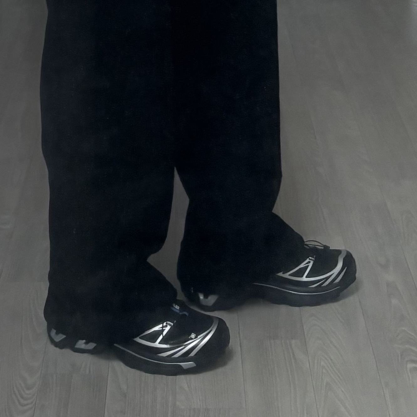 Salomon XT-6 GTX Black Silver 착용 스타일