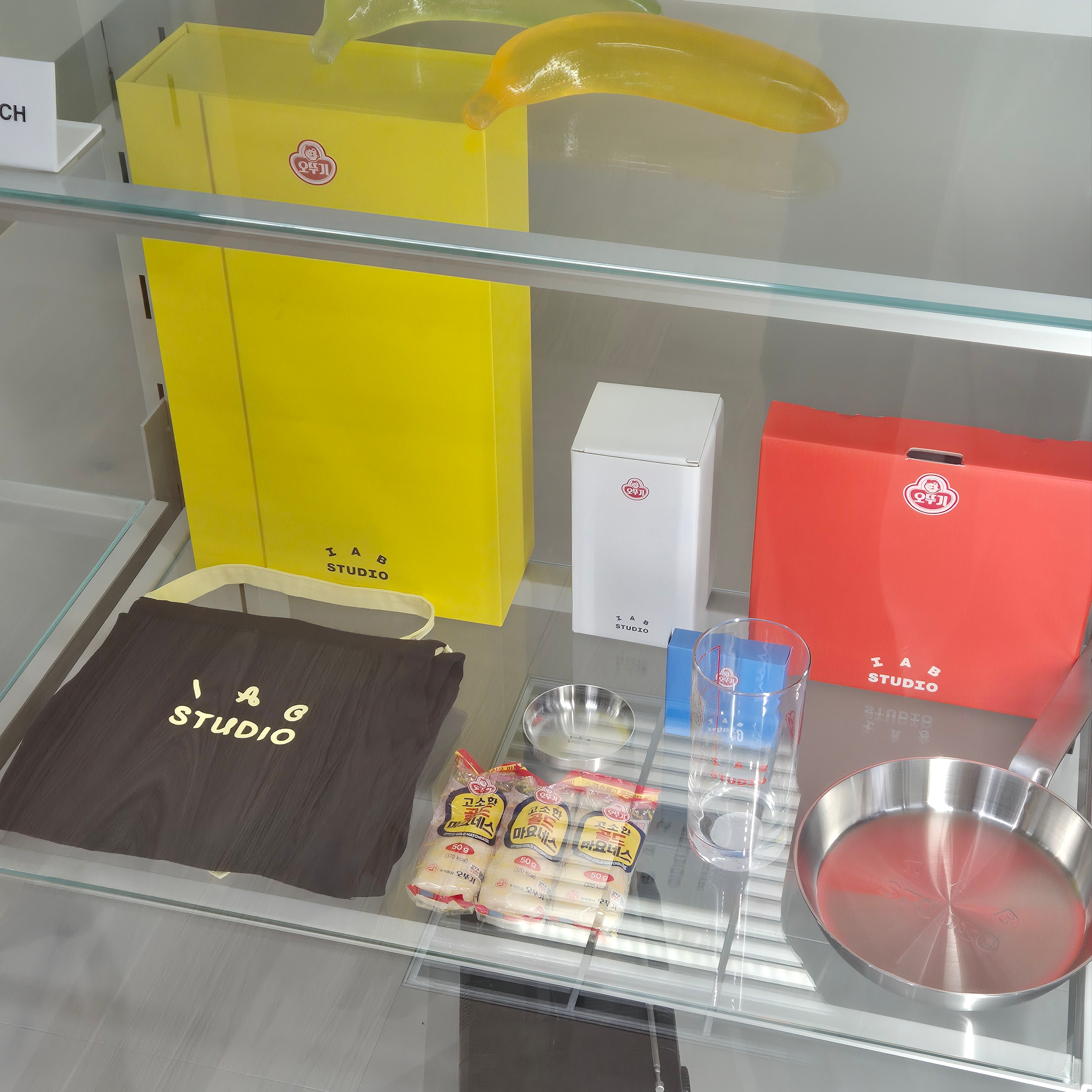 IAB Studio x Ottogi Mayonnaise 50th Anniversary Cooking Kit (Without Mini Mayonnaise) 착용 스타일