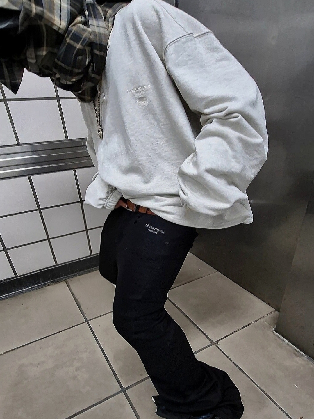 Undermycar Mu.140 Combi Crop Collar Sweatshirt Oatmeal 착용 스타일