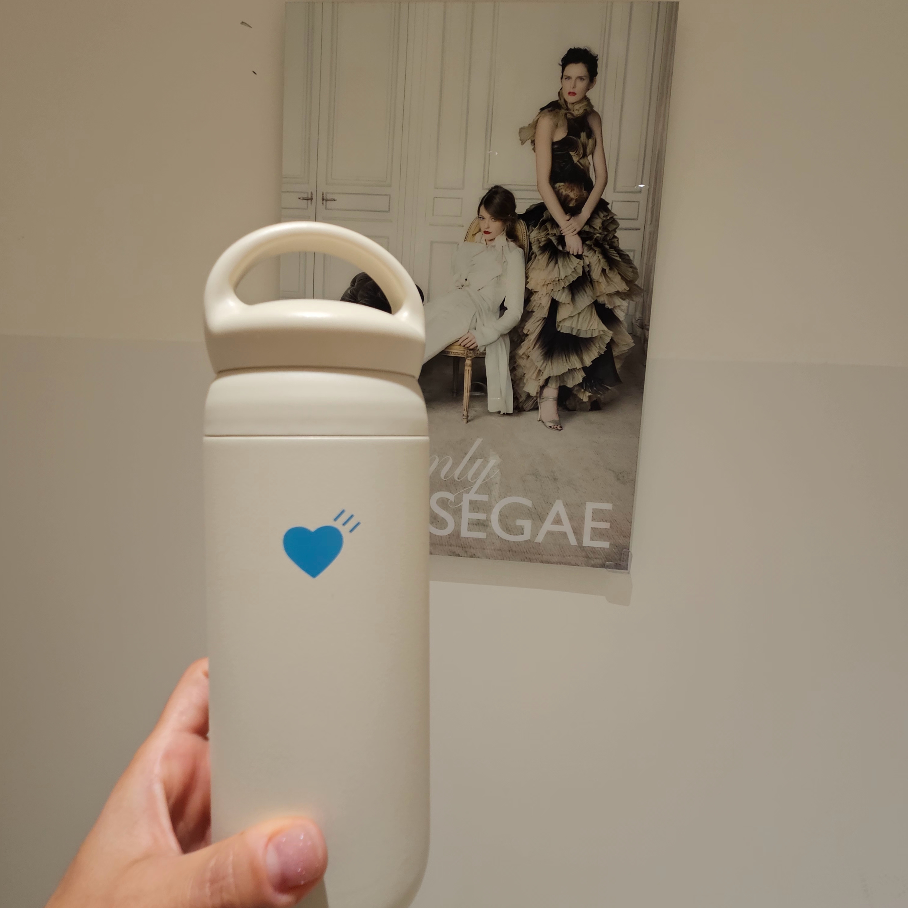 Human Made x Blue Bottle Coffee Day Off Tumbler White, Pop Mart Labubu The Monsters Labubu Tasty Macarons Series Toffe Keyring 착용 스타일 - 2