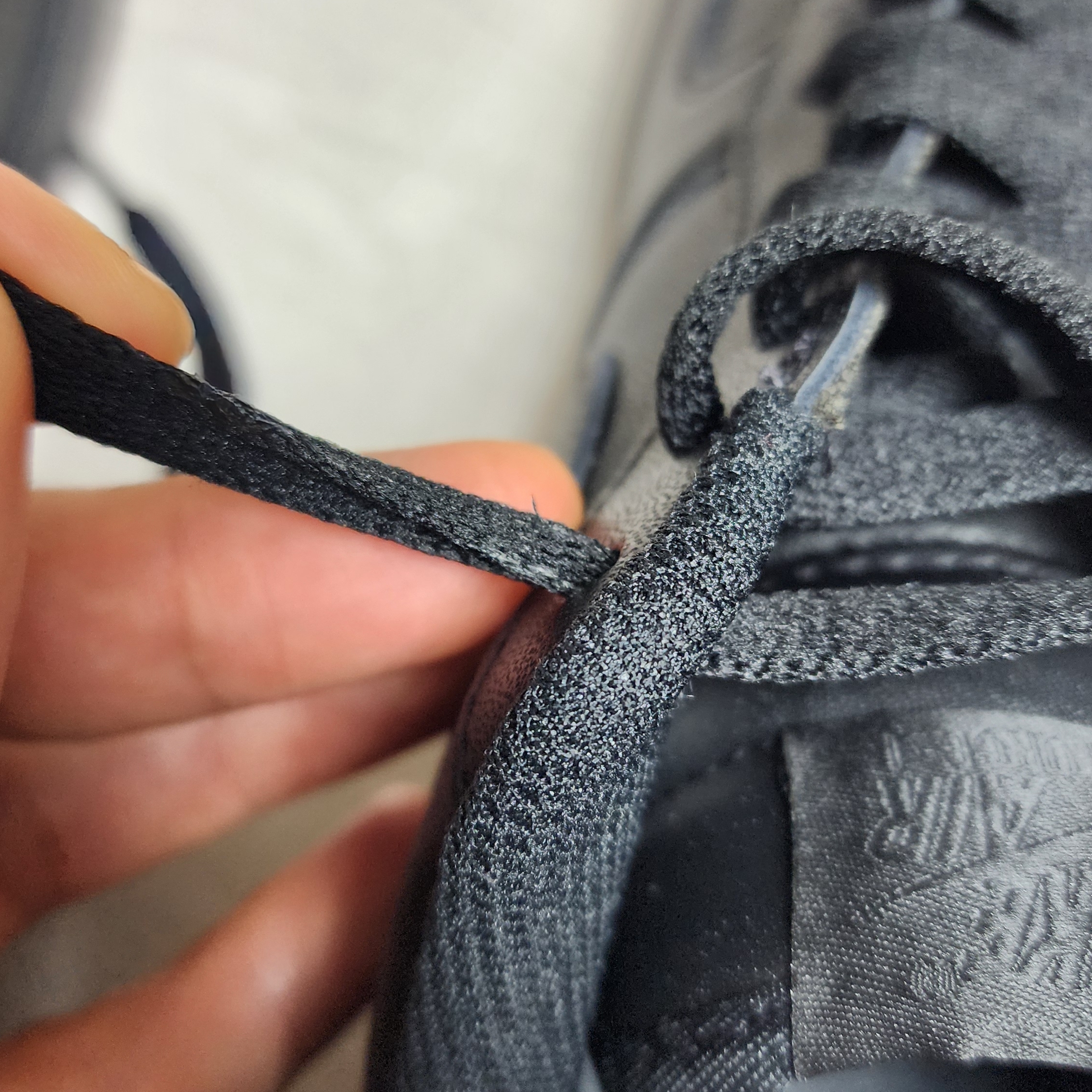 Nike Air Force 1 '07 Low Triple Black 착용 스타일 - 4
