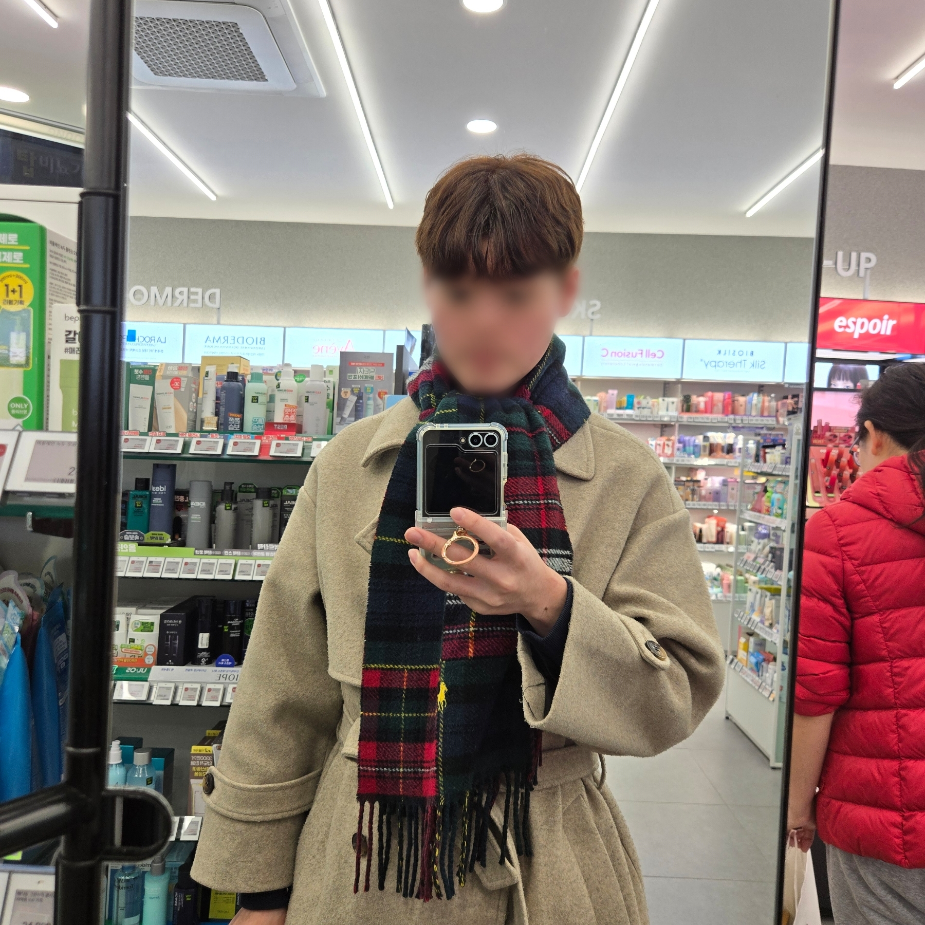 [20% 적립] Polo Ralph Lauren Patchwork Plaid Wool Blend Scarf Red Multi - 25FW 착용 스타일