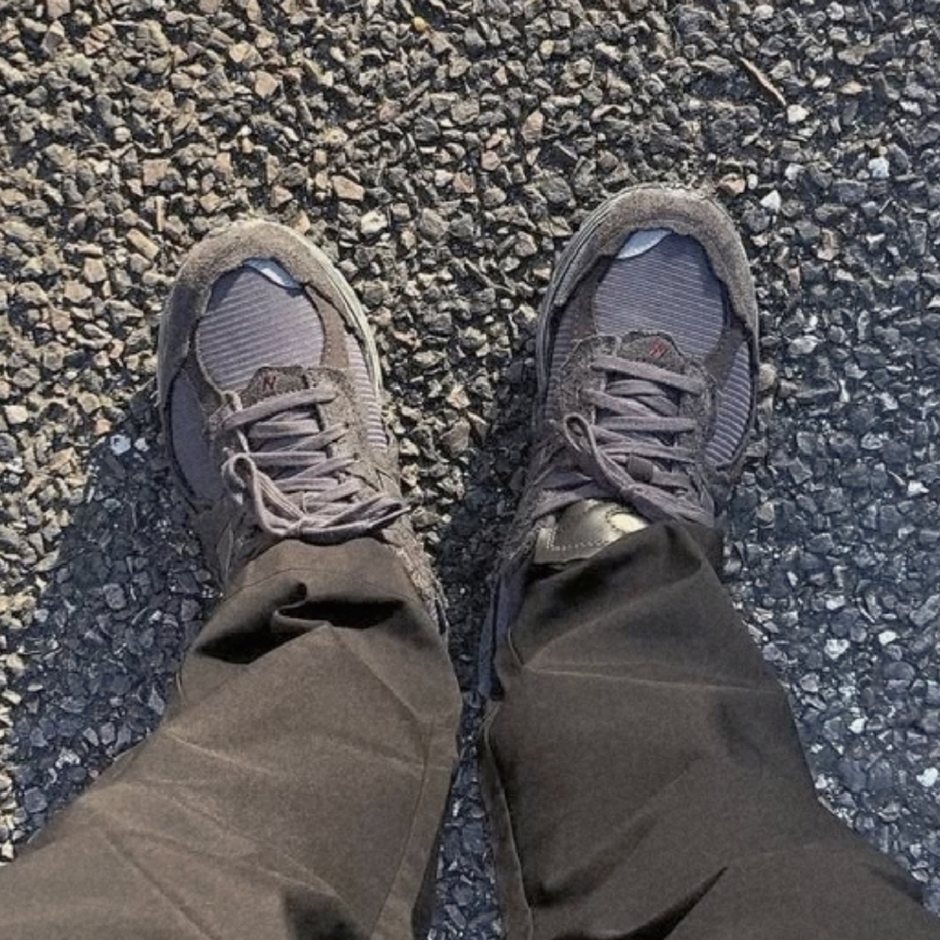 New Balance 2002R Protection Pack Phantom 착용 스타일