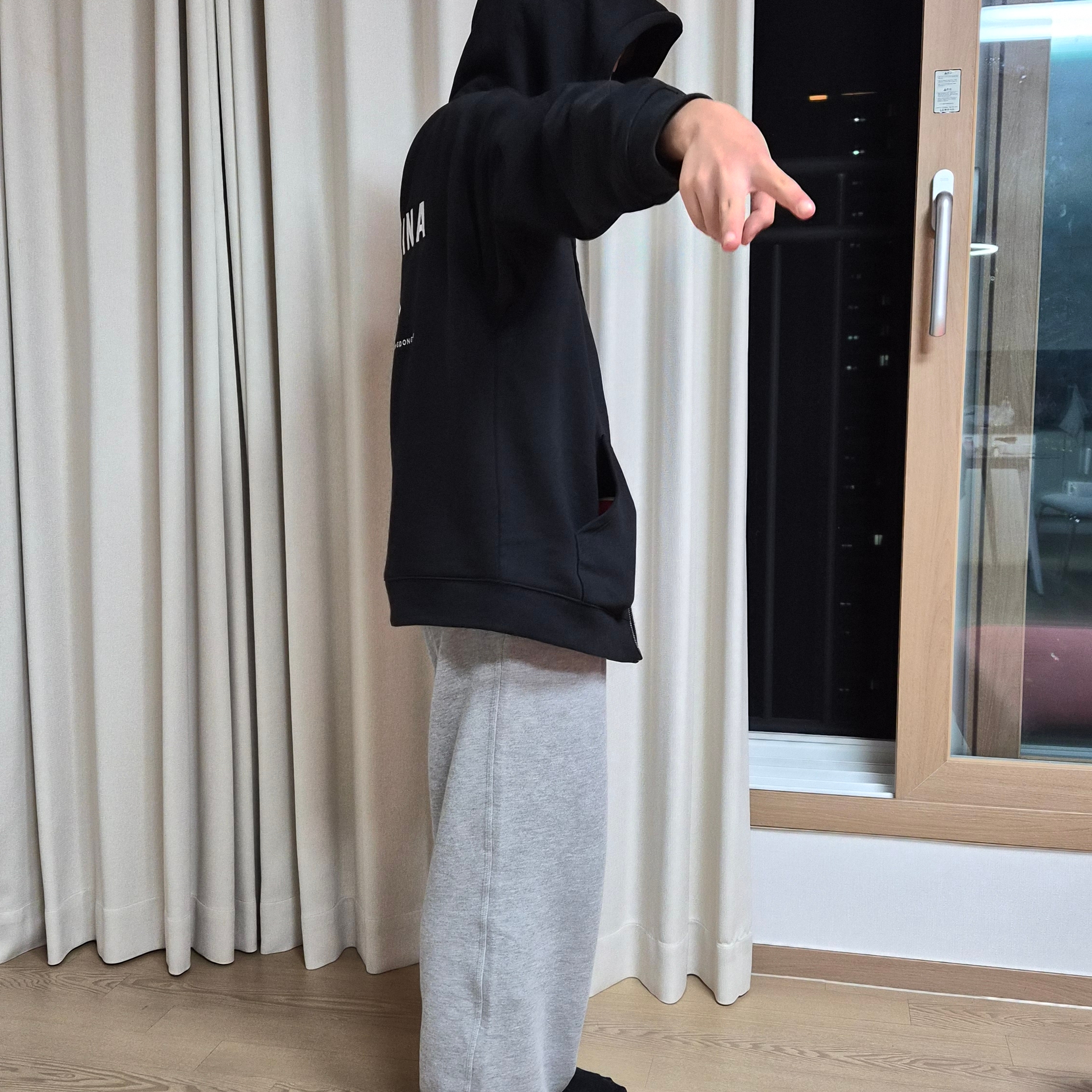 Deus Ex Machina College Address Hoodie Zip Up Black 착용 스타일 - 1
