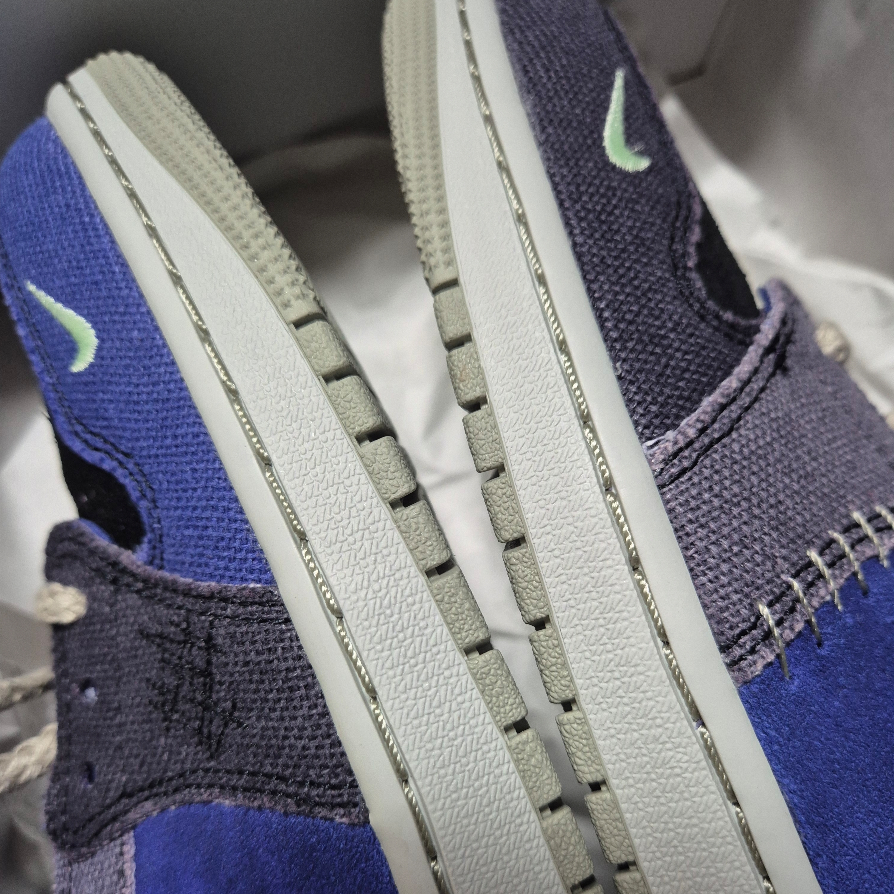 Jordan 1 x Zion Williamson Retro Low OG Regency Purple and Dark Raisin 착용 스타일 - 1