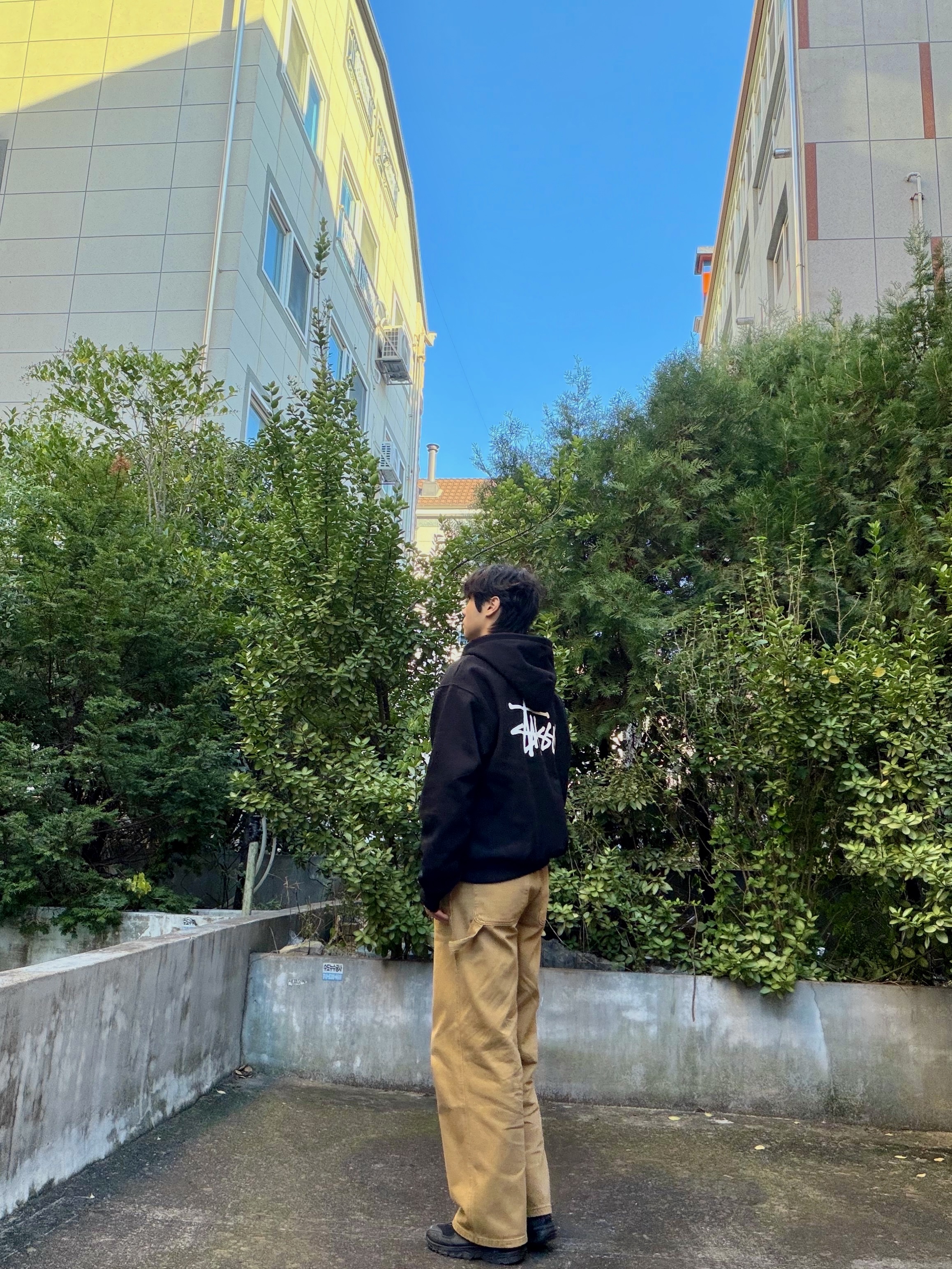 Stussy Basic Zip Hoodie Black 착용 스타일 - 3