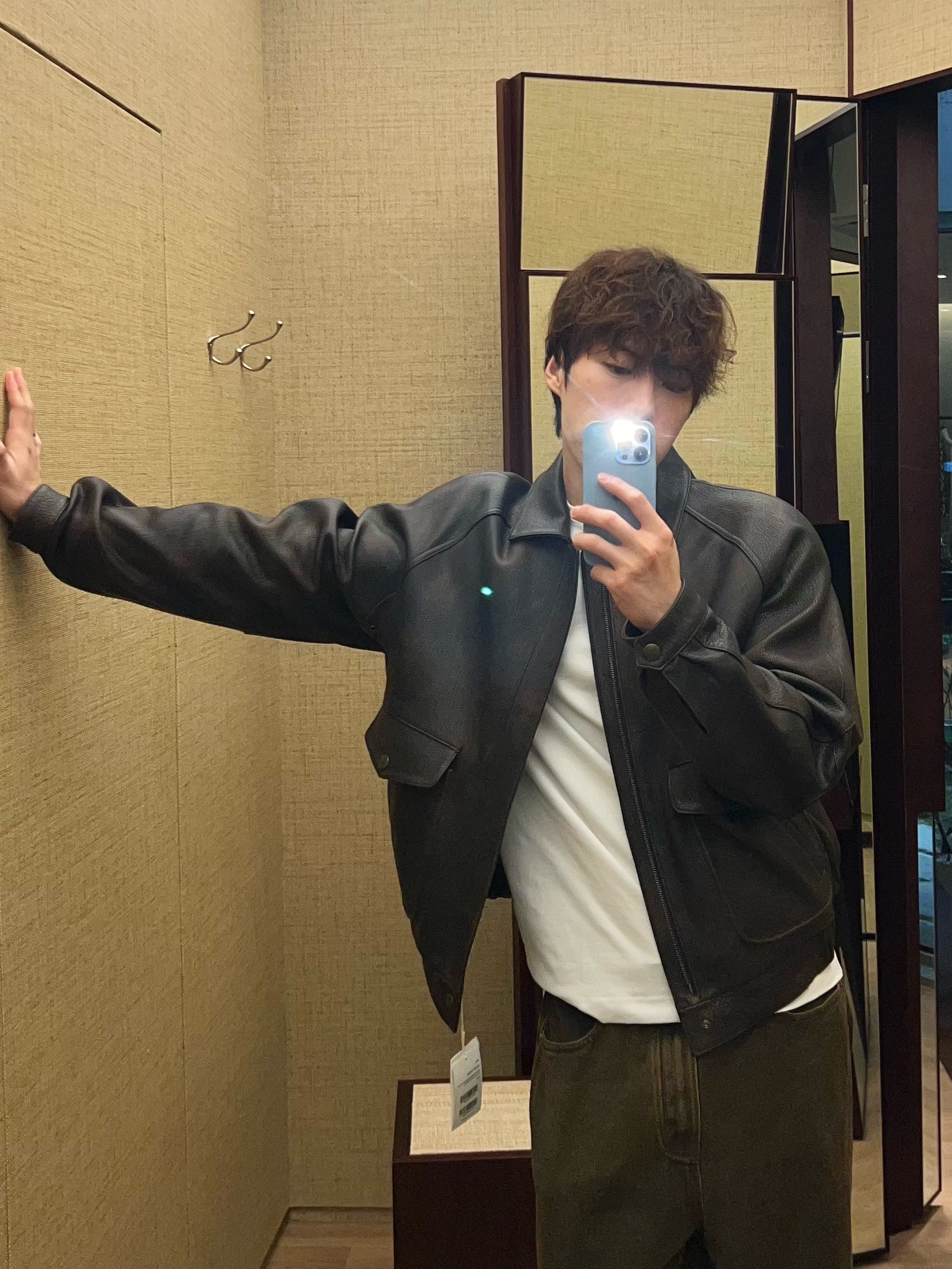 Recto Vintage Pressed Crease Jumper Olive 착용 스타일 - 2