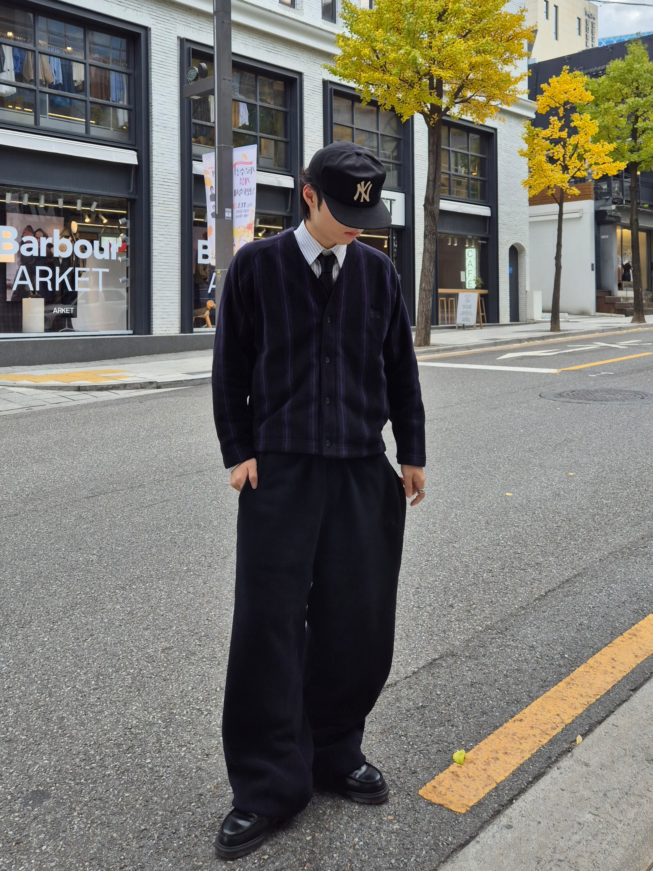 Uniqlo x Needles Fleece Oversized Cardigan Black - KR, Uniqlo x Needles Fleece Wide Pants Black - KR 착용 스타일 - 2