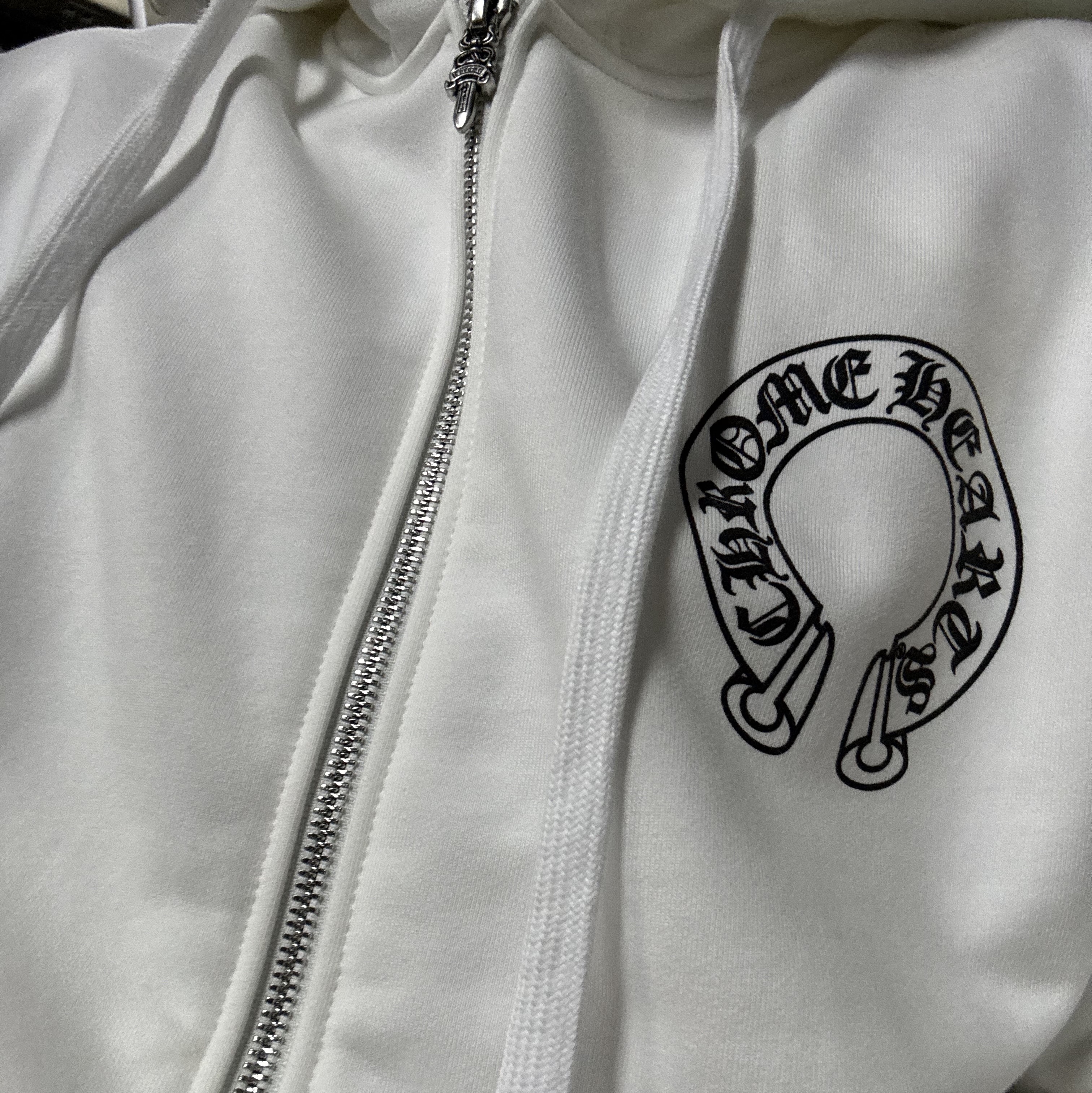 Chrome Hearts Horseshoe Floral Fleece Zip-Up Hoodie White 착용 스타일