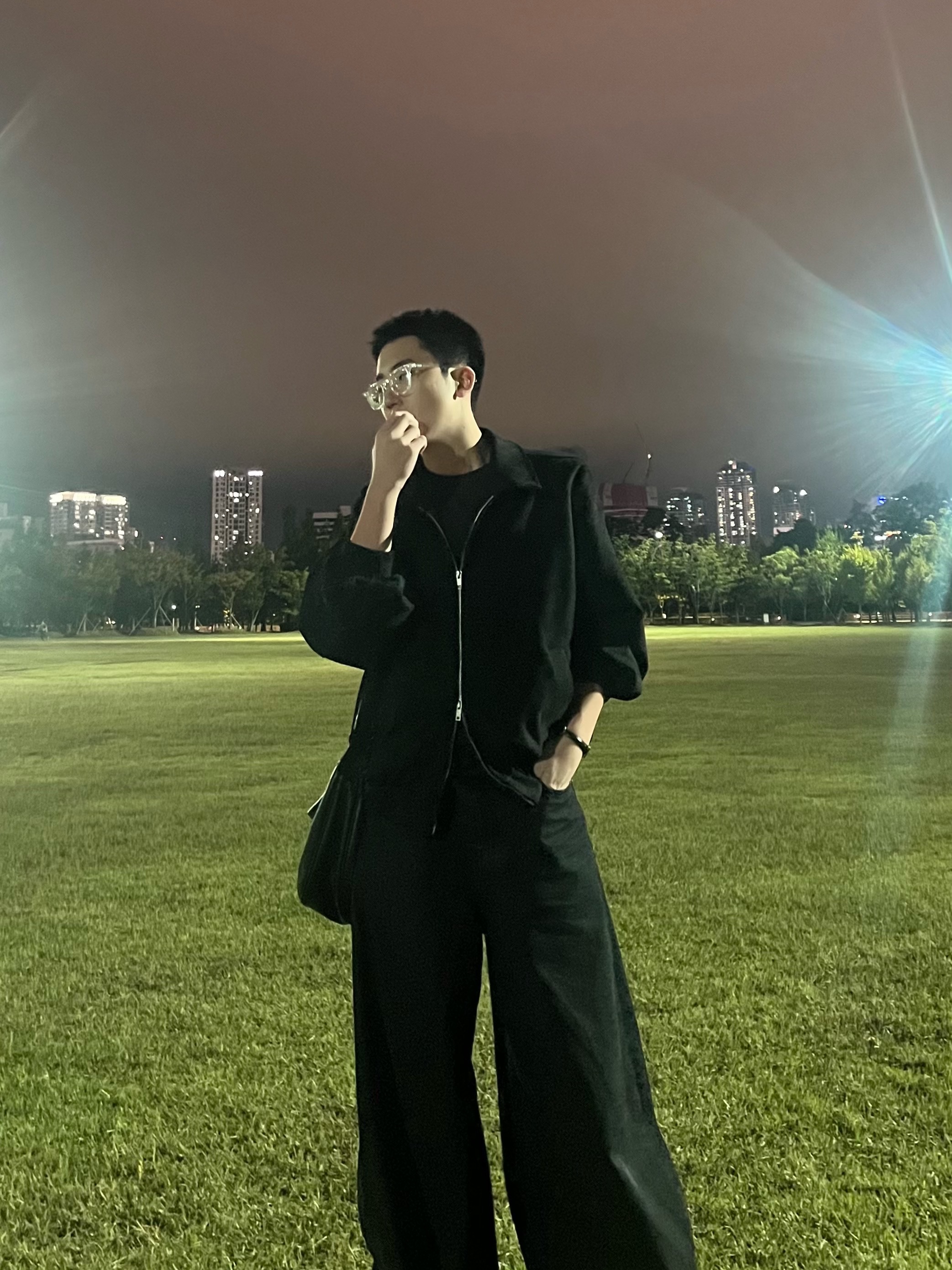 WESLEY HYUSTON Corduroy Deep Tuck Semi Balloon Pants Dark Navy, Casio LTP-V007L-7B1 착용 스타일 - 2