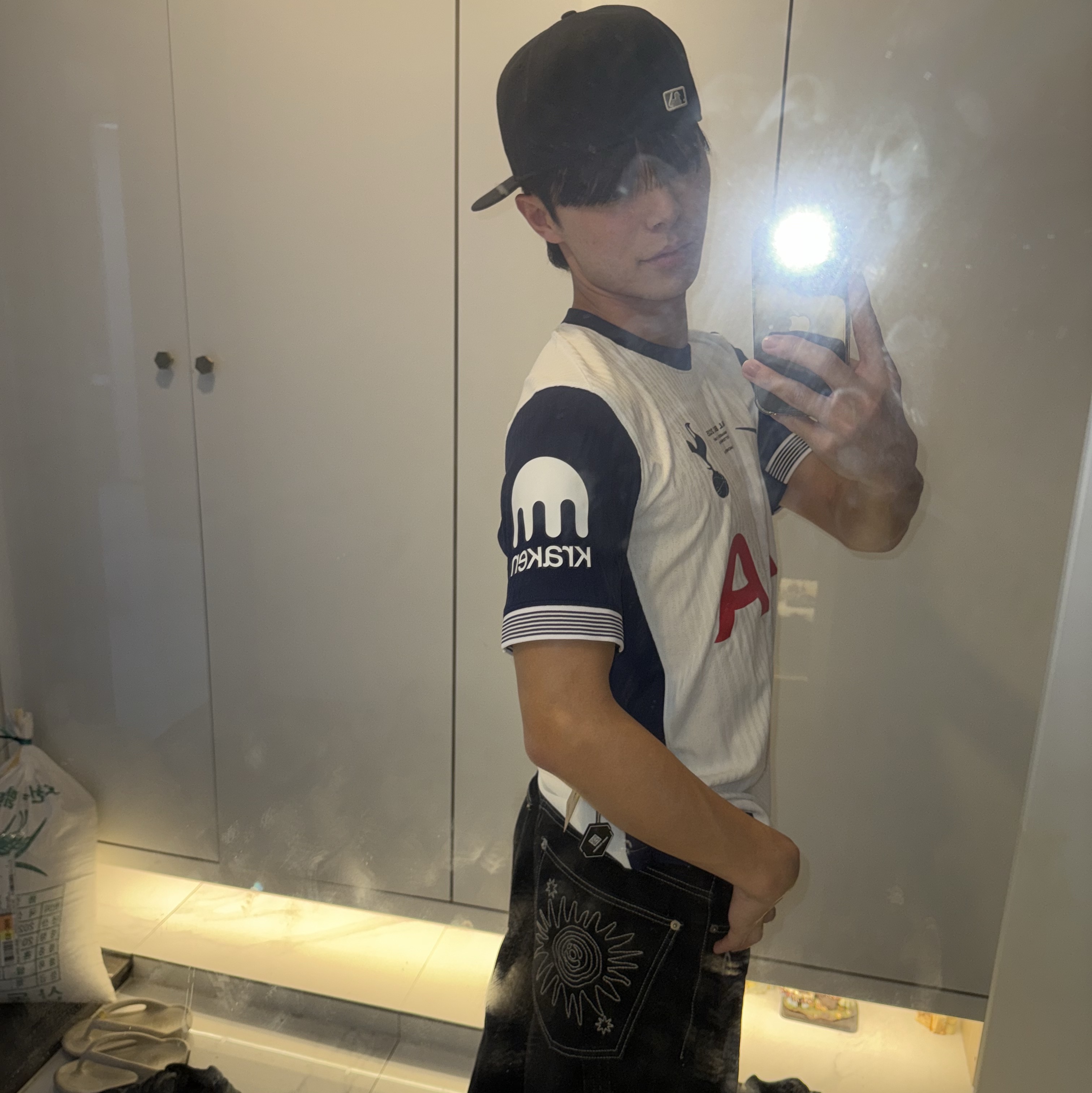 Nike Tottenham Hotspur 2024/25 Dri-Fit ADV Match Home Authentic Jersey White (Non Marking Ver.), New Era 59Fifty MLB Authentic New York Yankees Game Navy 착용 스타일 - 3