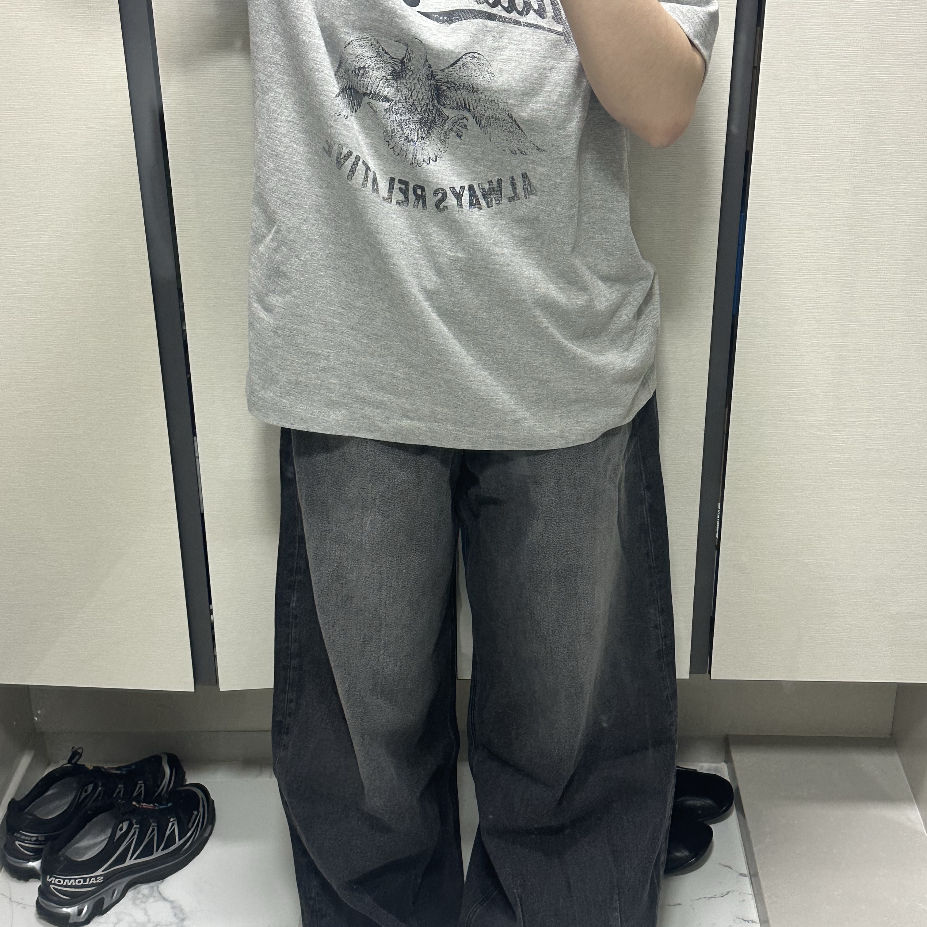 Millo Archive Reflect Curved Pants Black 착용 스타일
