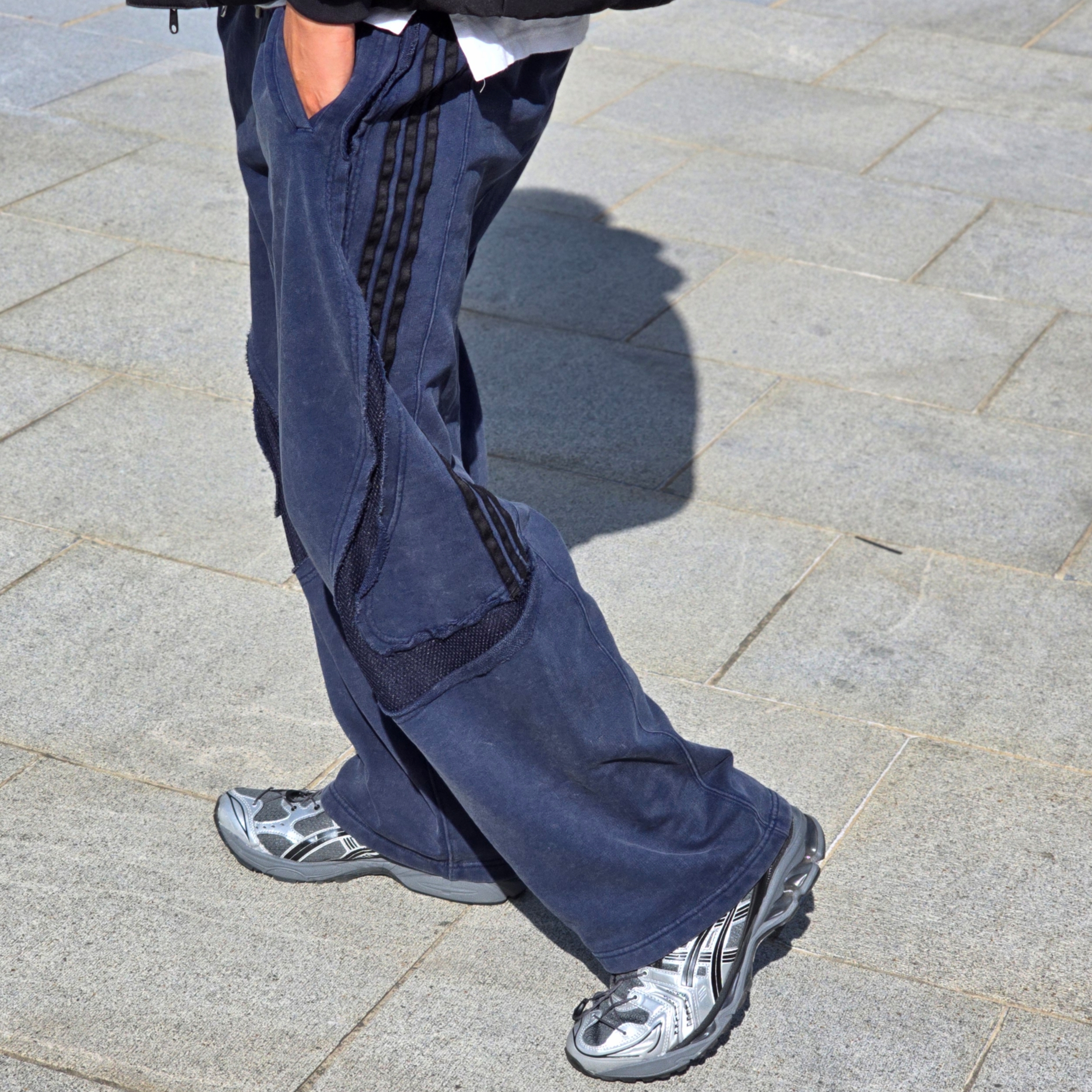 Adidas x Thug Club Teamgeist Sweatpants Night Indigo - KR Sizing, Adidas x Thug Club Teamgeist Sweatpants Night Indigo - US Sizing 착용 스타일 - 2