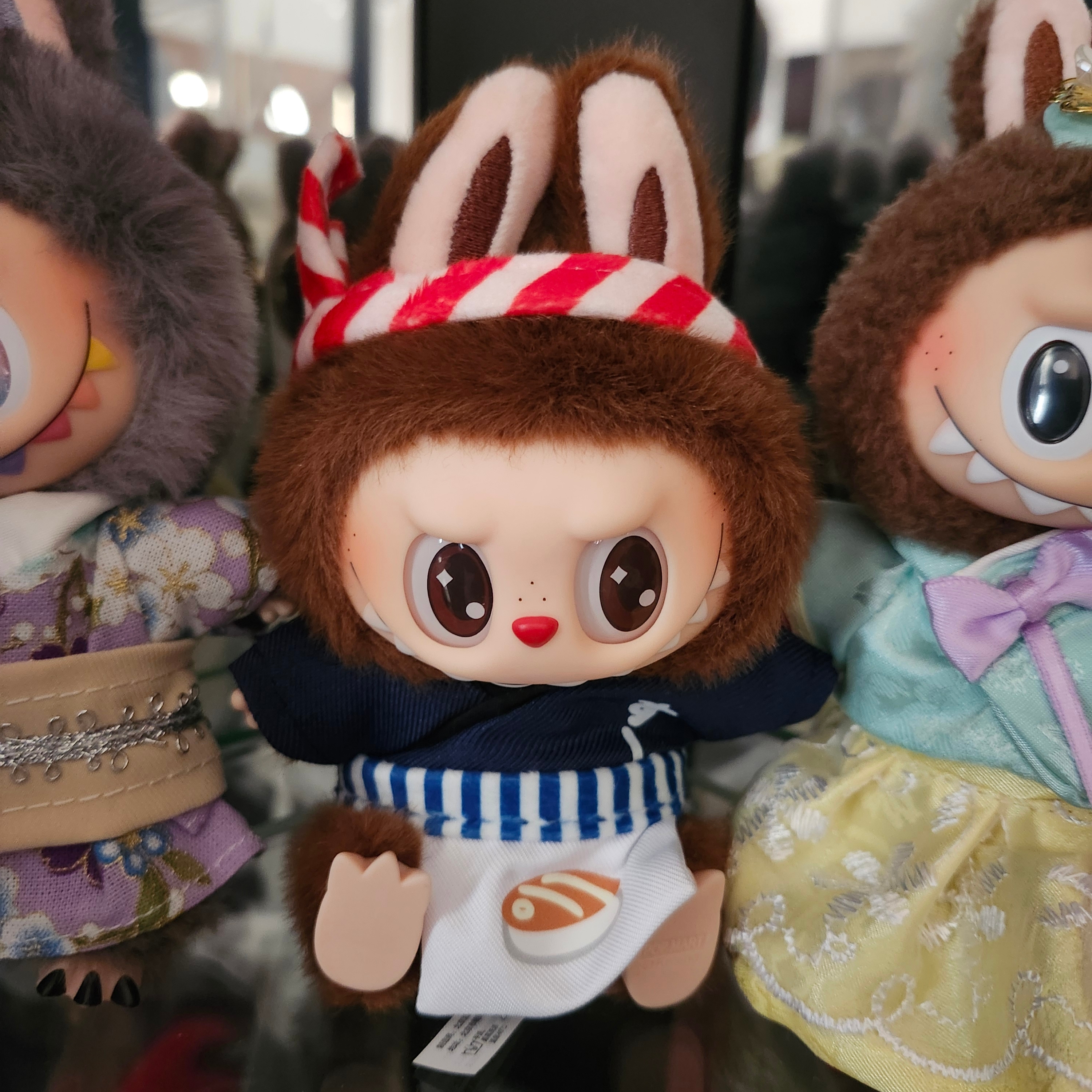 Pop Mart Labubu Let's Play Together Doll Series Duoduo Keyring (Opened Case) 착용 스타일