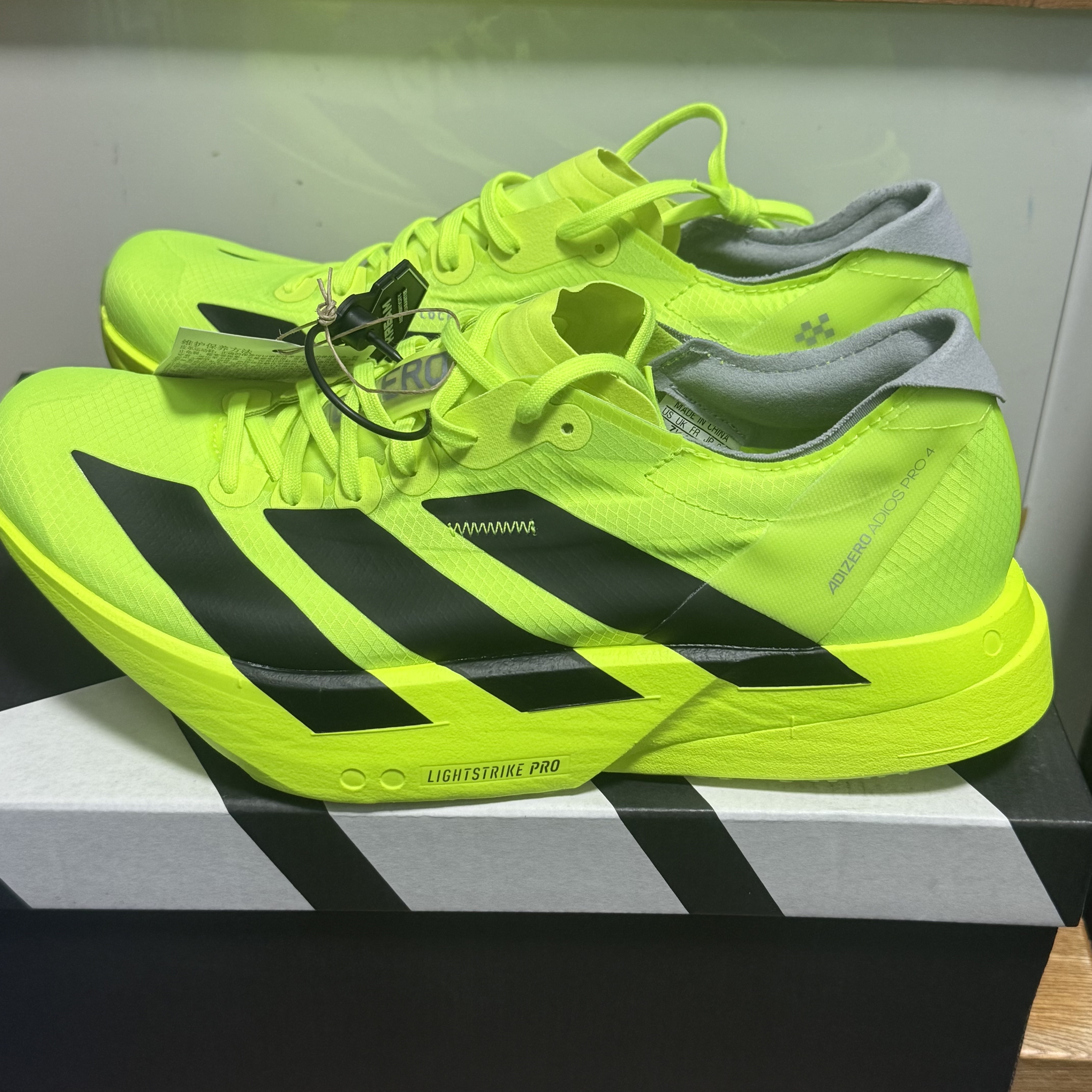Adidas Adizero Adios Pro 4 Lucid Lemon Core Black 착용 스타일