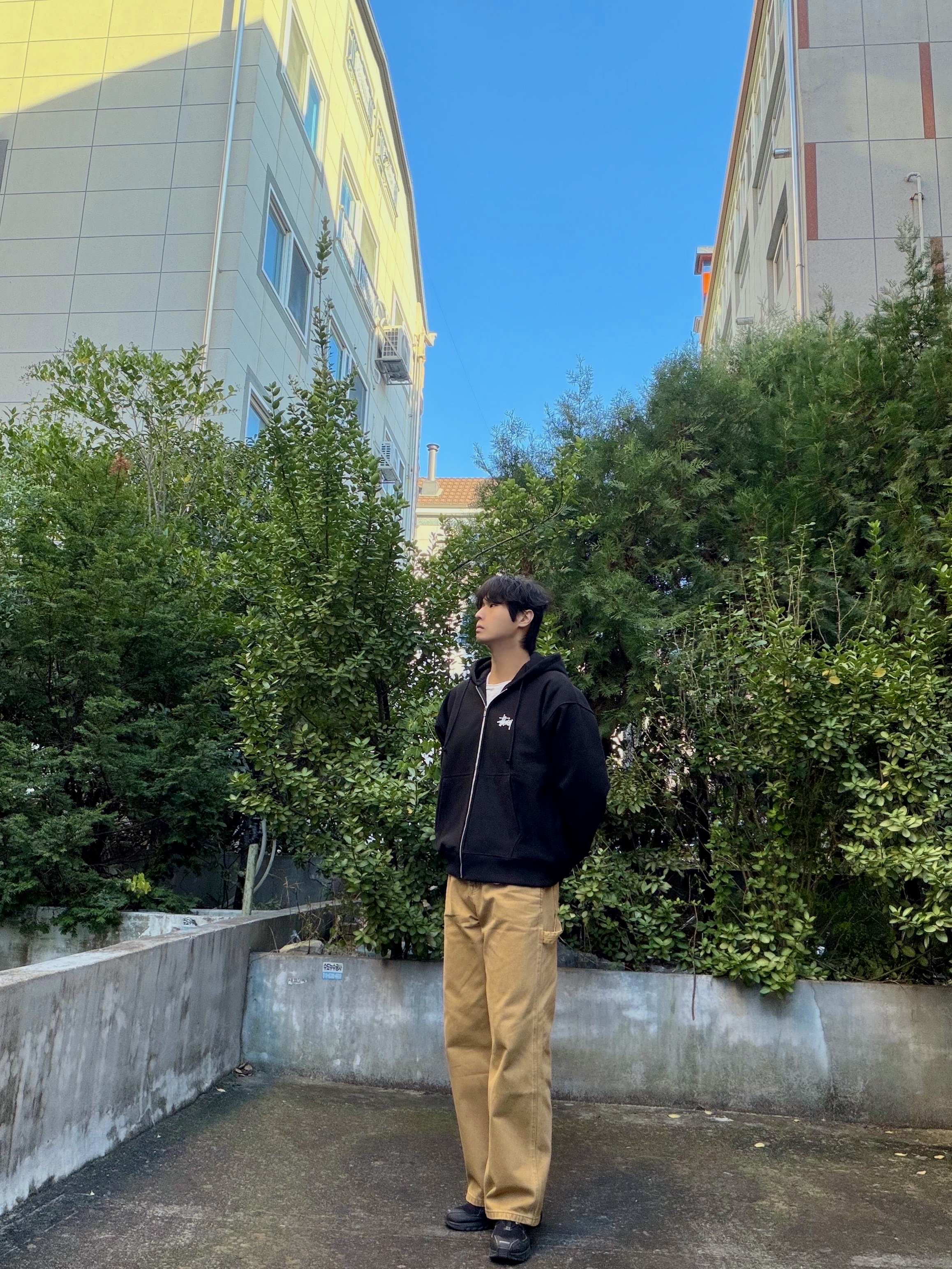 Stussy Basic Zip Hoodie Black 착용 스타일 - 2