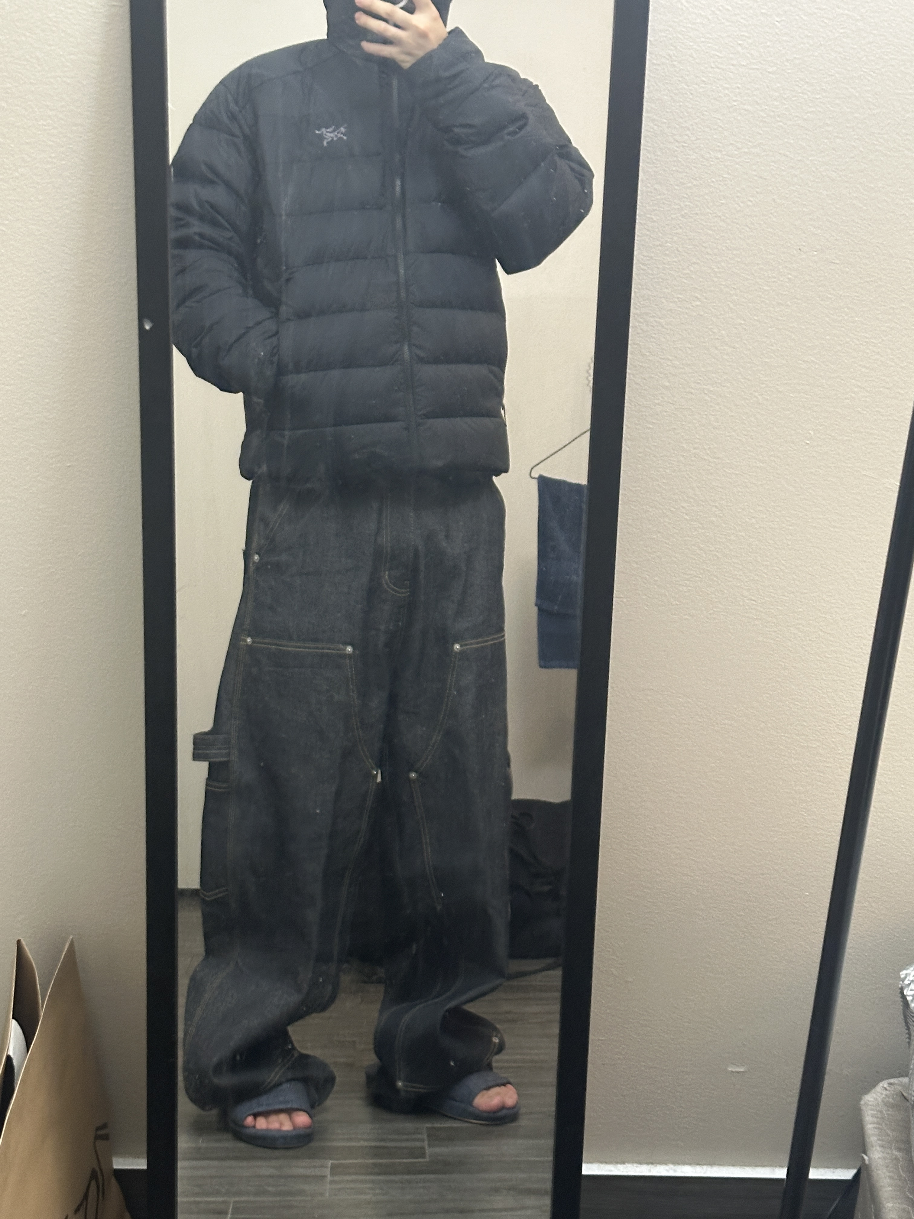 Arc'teryx Thorium Hoody Black, GRAILZ x KOIN SEOUL Carpenter Raw Denim Pants Indigo 착용 스타일 - 2