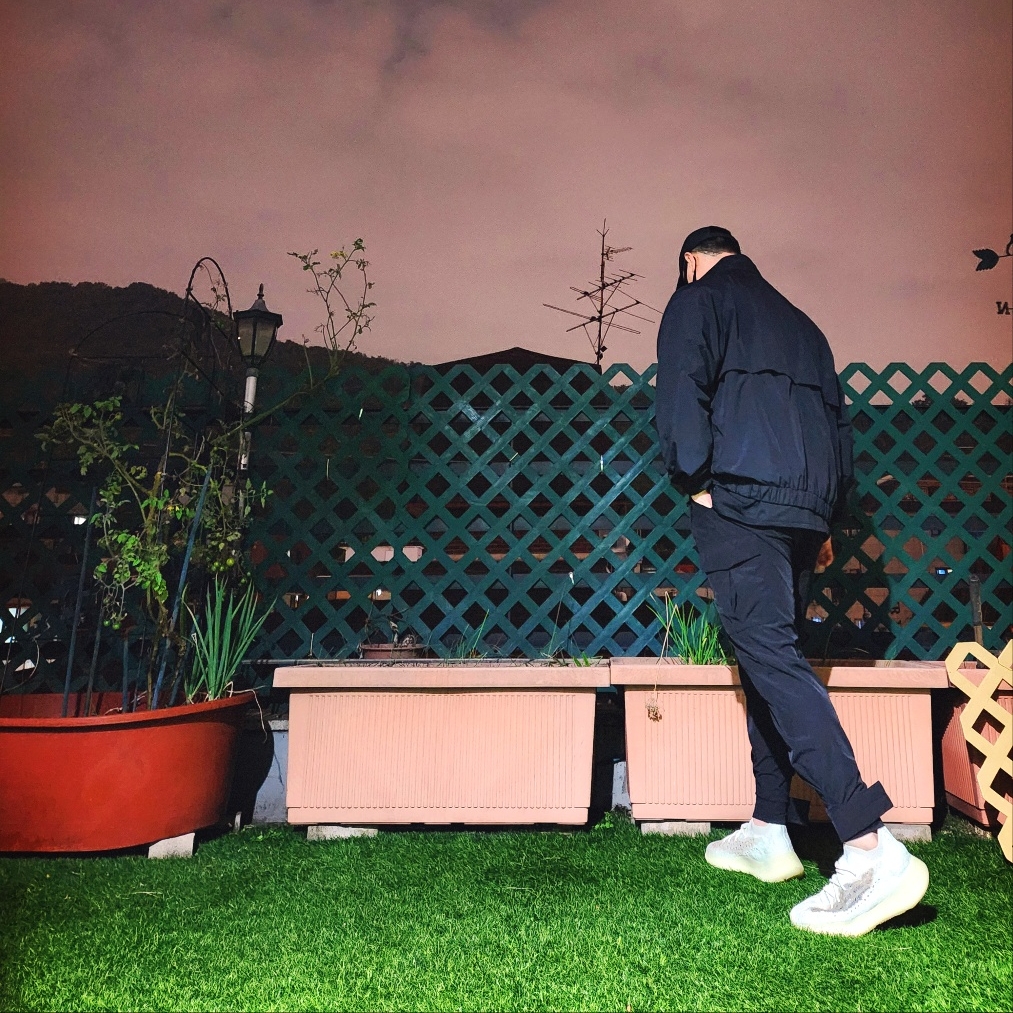 Yeezy Gap Engineered By Balenciaga Foldable Cap Black, Adidas Yeezy Boost 380 Calcite Glow 착용 스타일 - 2