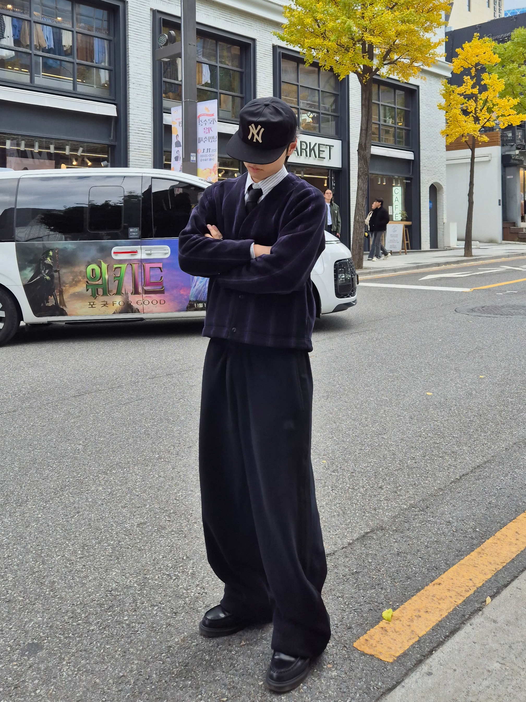 Uniqlo x Needles Fleece Oversized Cardigan Black - KR, Uniqlo x Needles Fleece Wide Pants Black - KR 착용 스타일 - 1