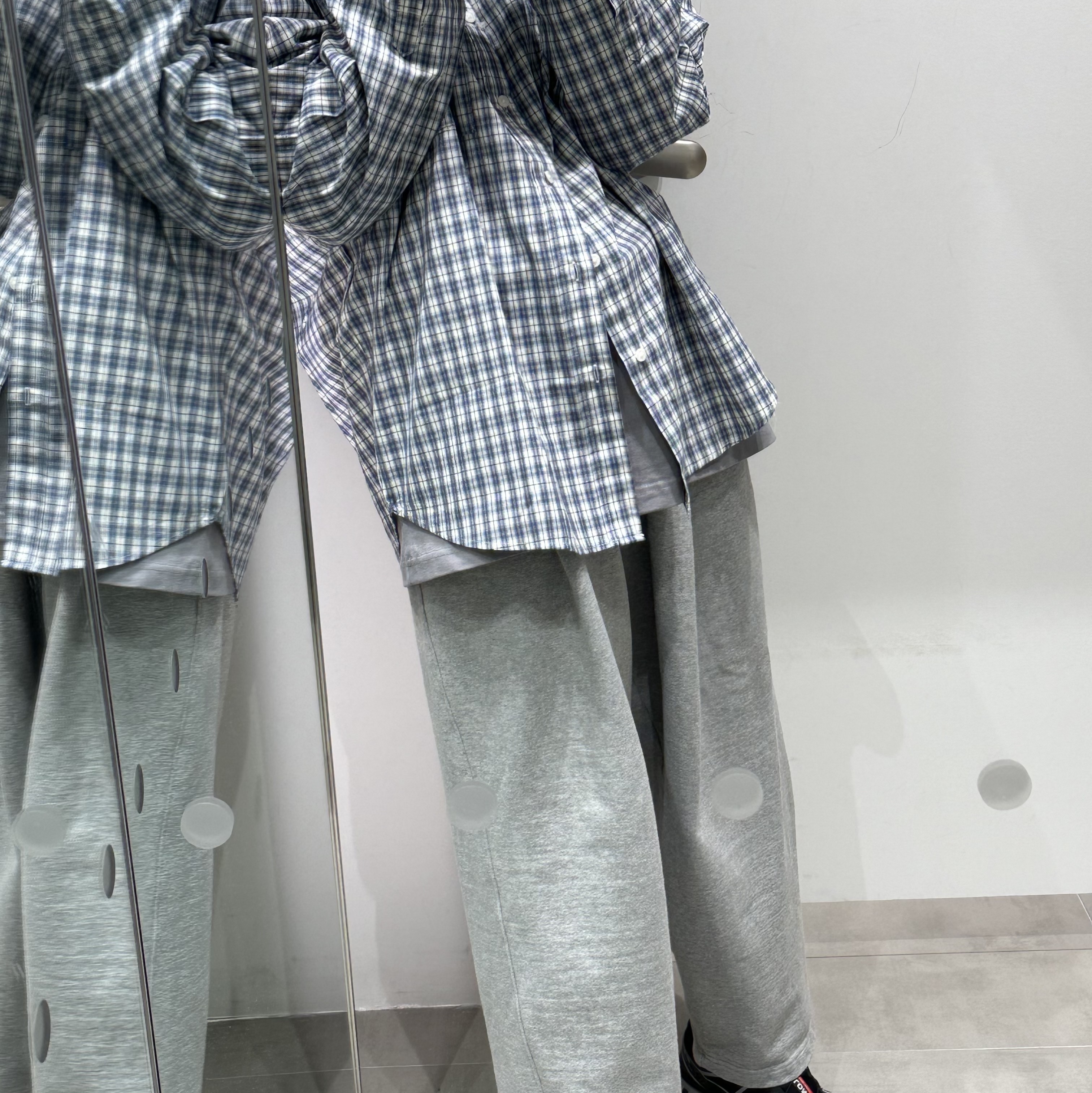 Undermycar Mu.112 Original Logo Curve Line Stitch Bonded Sweat Pants Melange Gray 착용 스타일