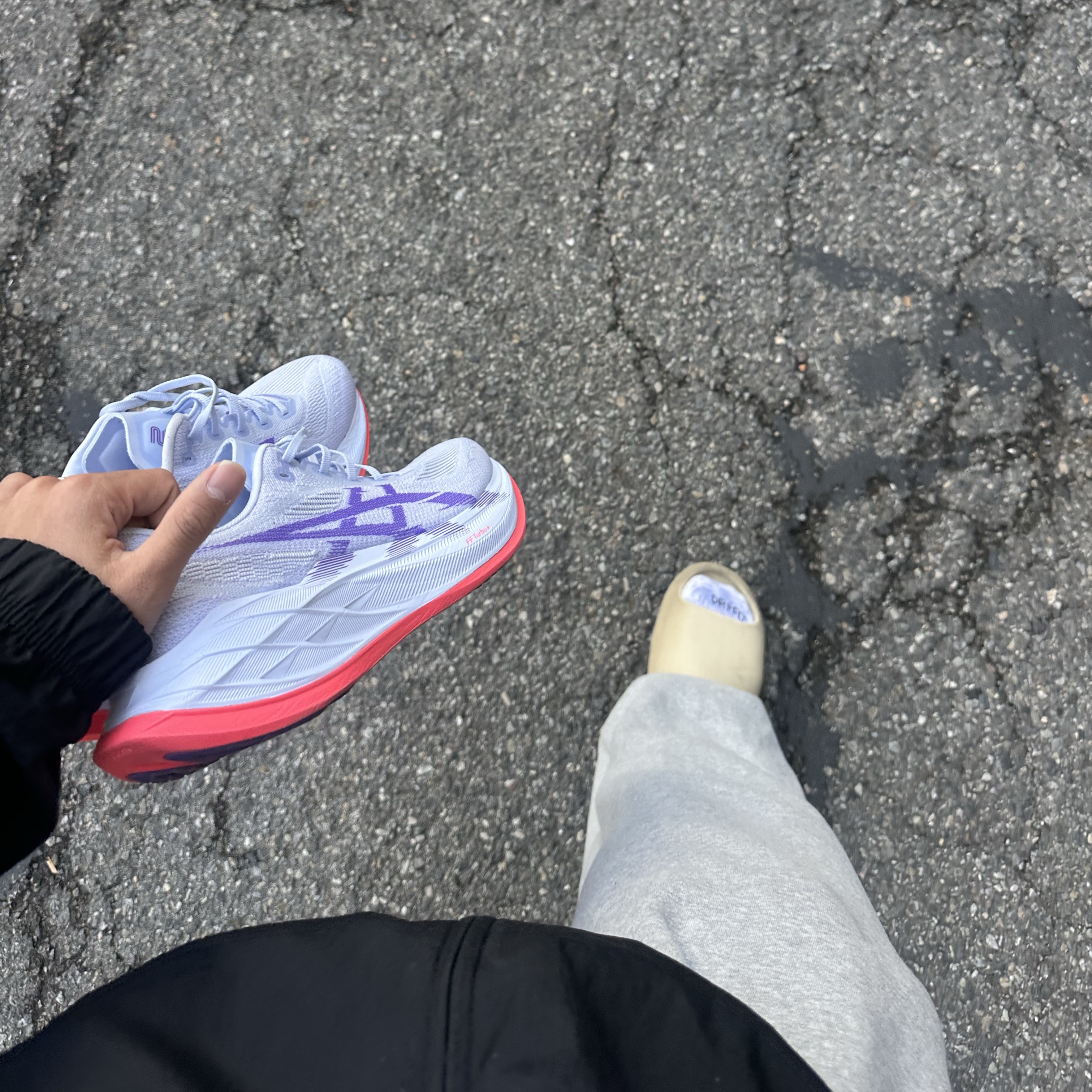 Asics Superblast 2 Blue Fade Edo Purple, Adidas Yeezy Slide Bone 2022/2023 착용 스타일