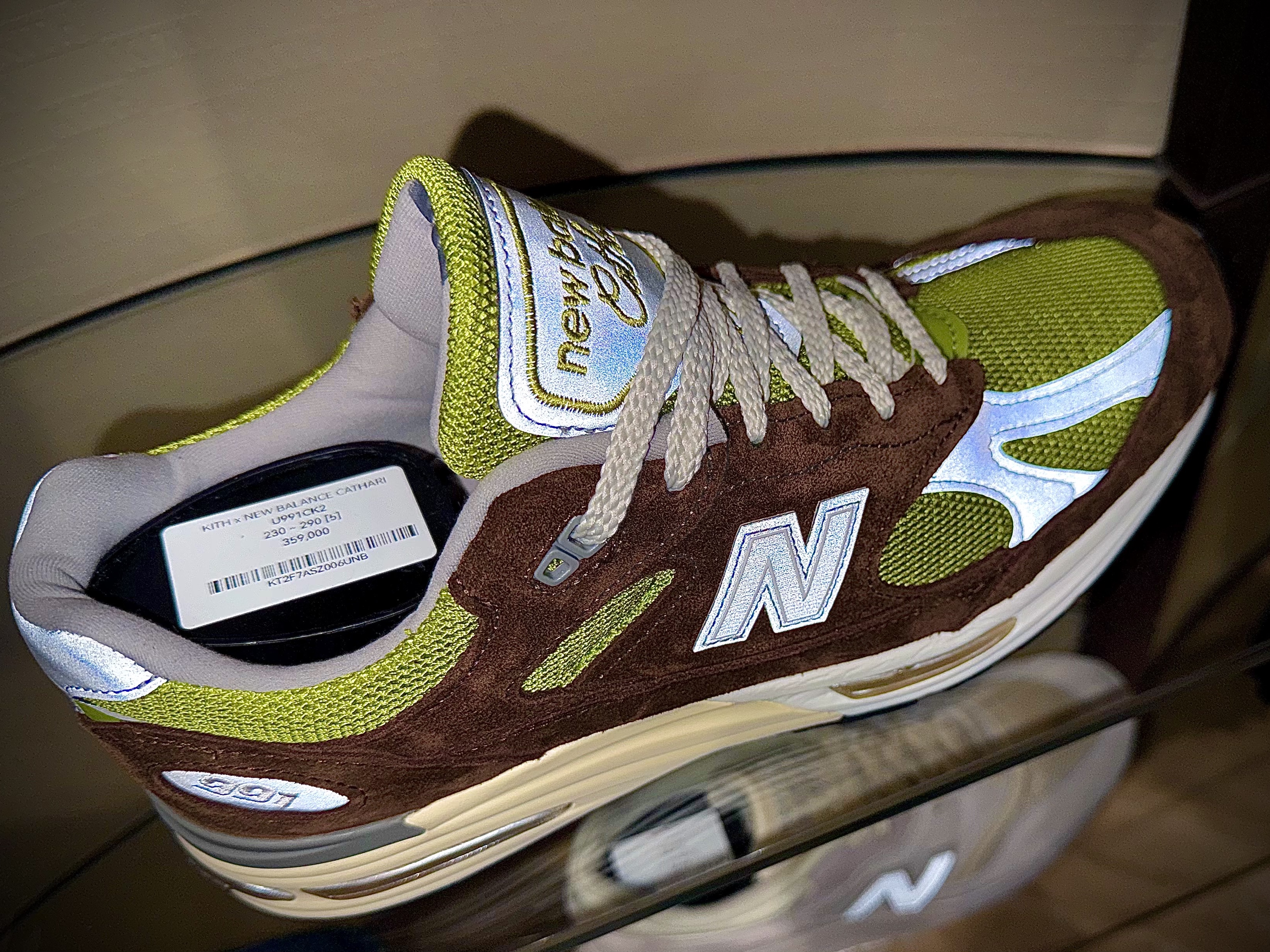 New Balance × Danielle Cathari 991v2 Chocolate Brown Pistachio 착용 스타일