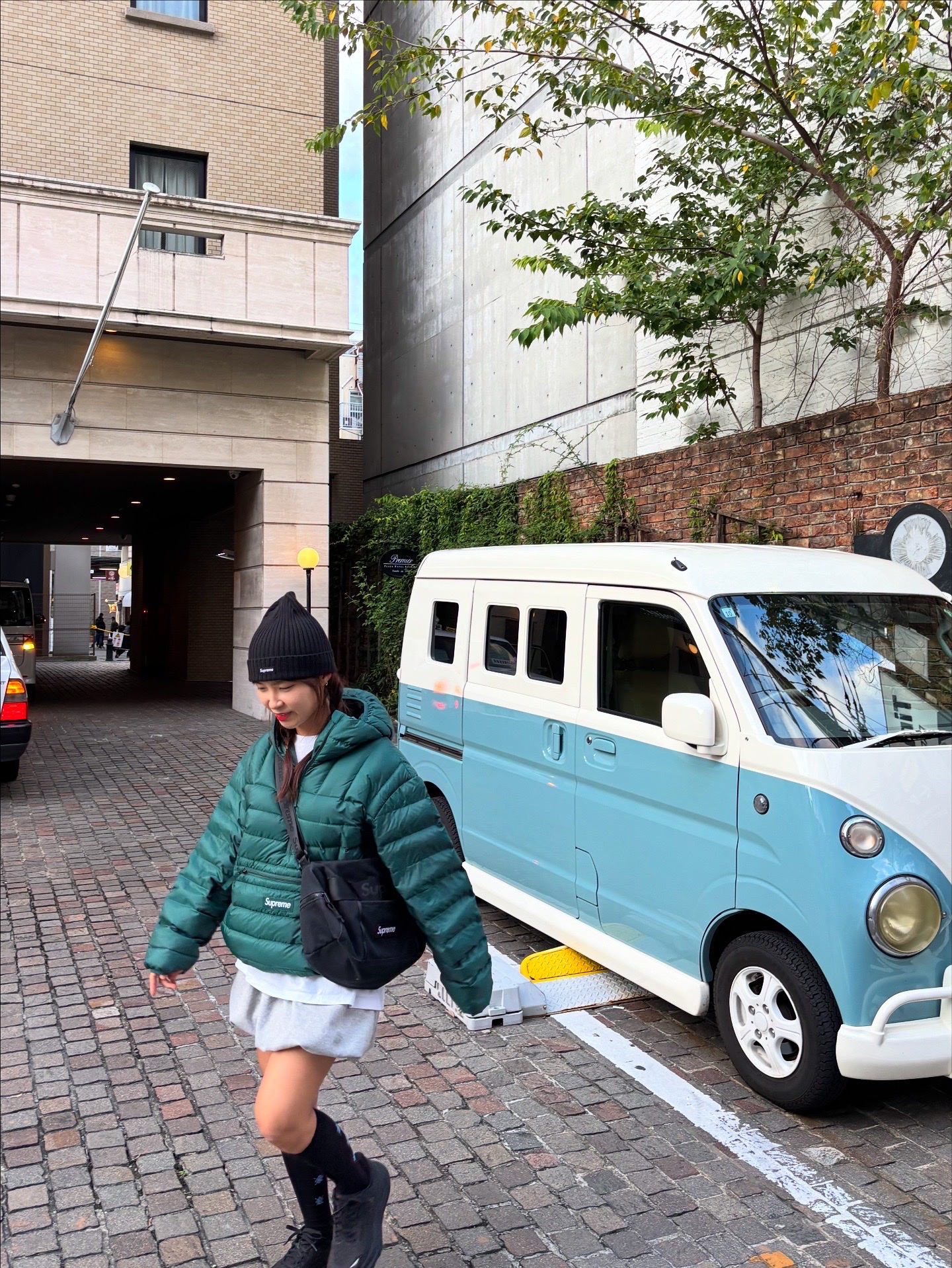 Supreme Micro Down Half Zip Hooded Pullover Dark Green - 25FW 착용 스타일 - 3