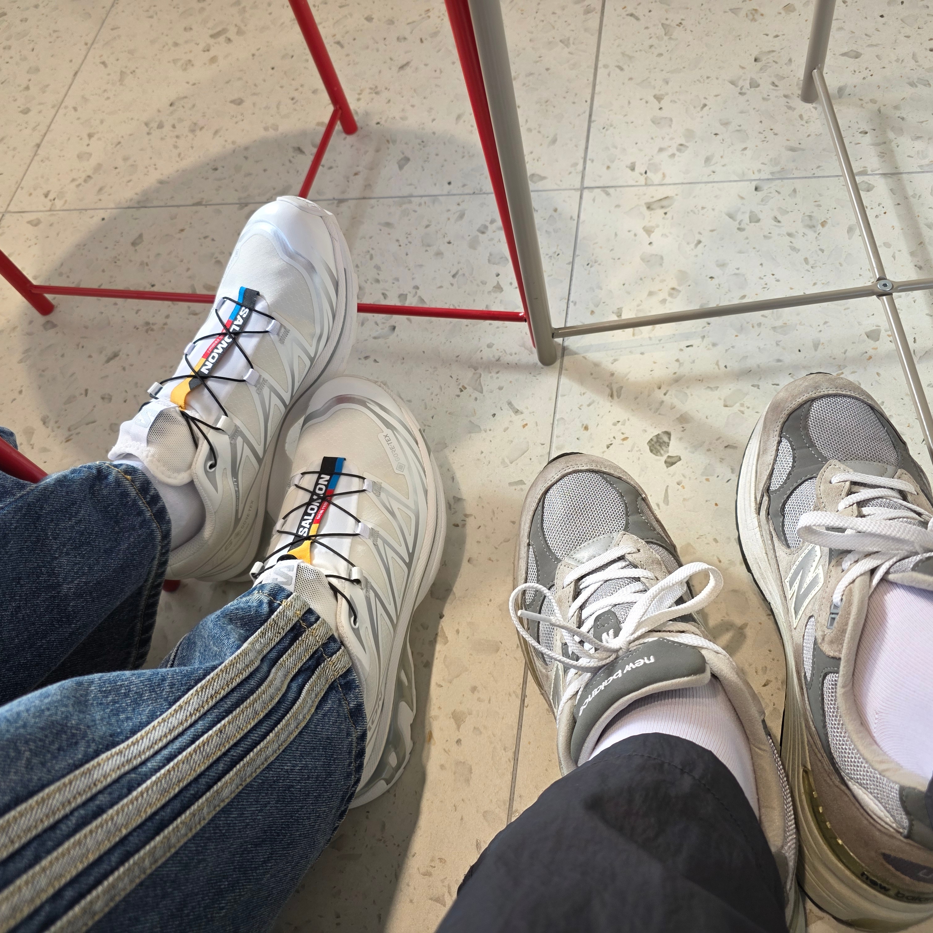 Salomon XT-6 Gore-Tex White Silver, New Balance 992 Made in USA Grey - D Standard 착용 스타일