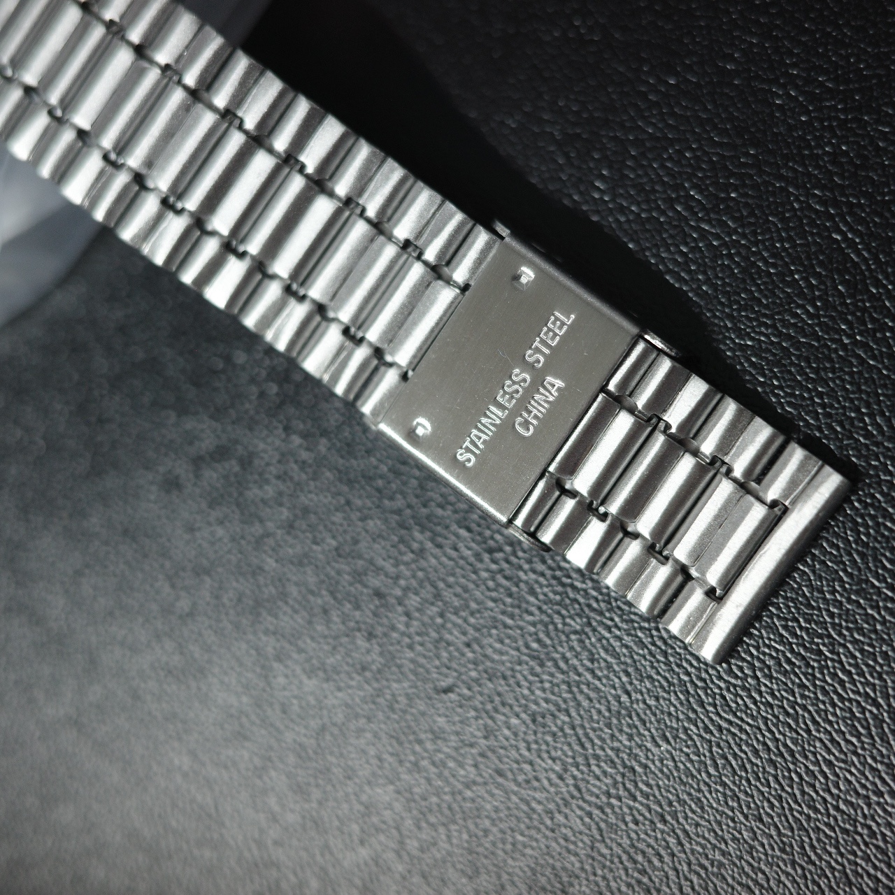 Casio AQ-230A-2A1MQY 착용 스타일 - 5