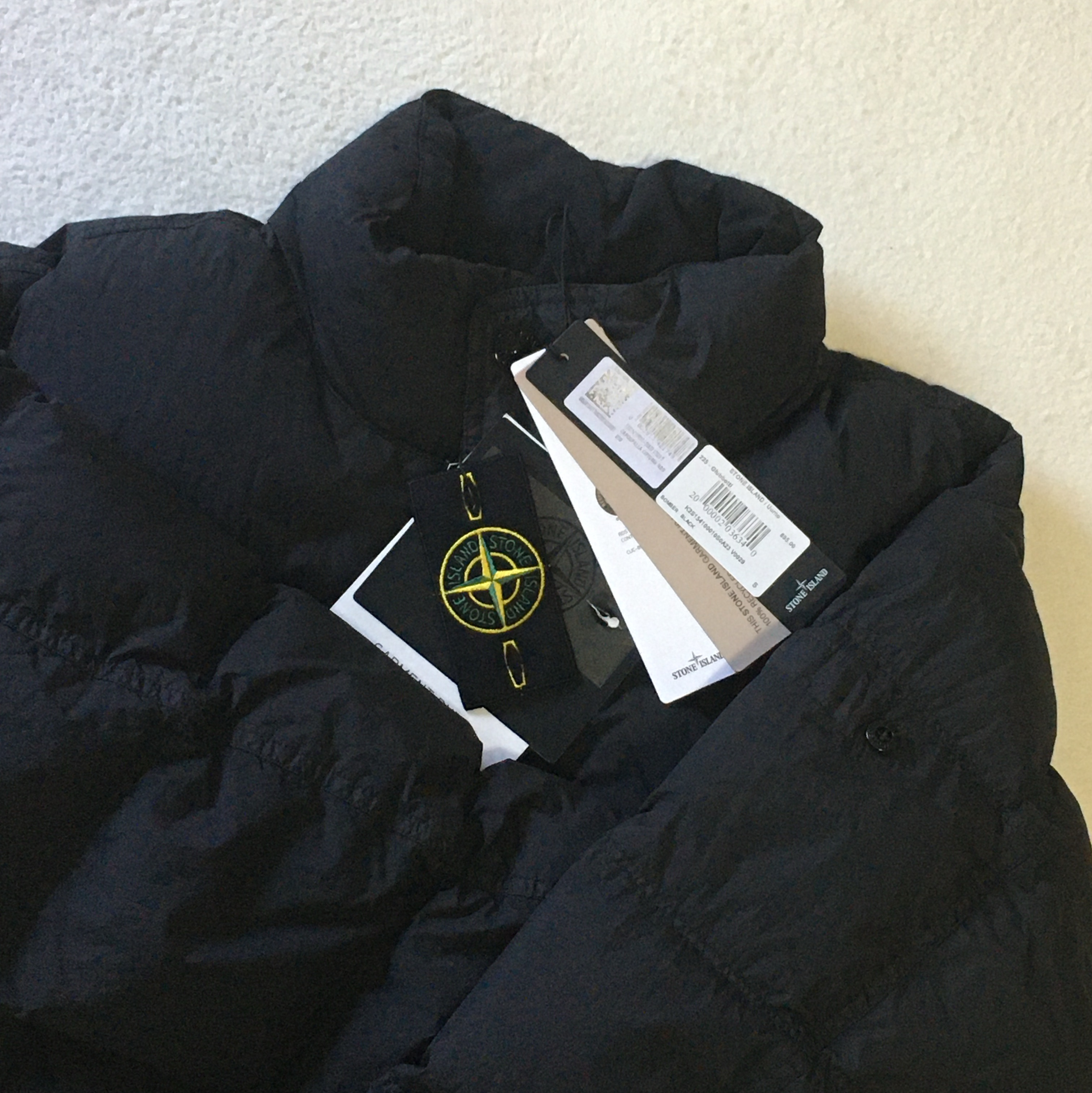 Stone Island 4100010 Crinkle Reps NY Recycled Nylon Down Jacket with Wind Resistant Black - 25FW 착용 스타일 - 2