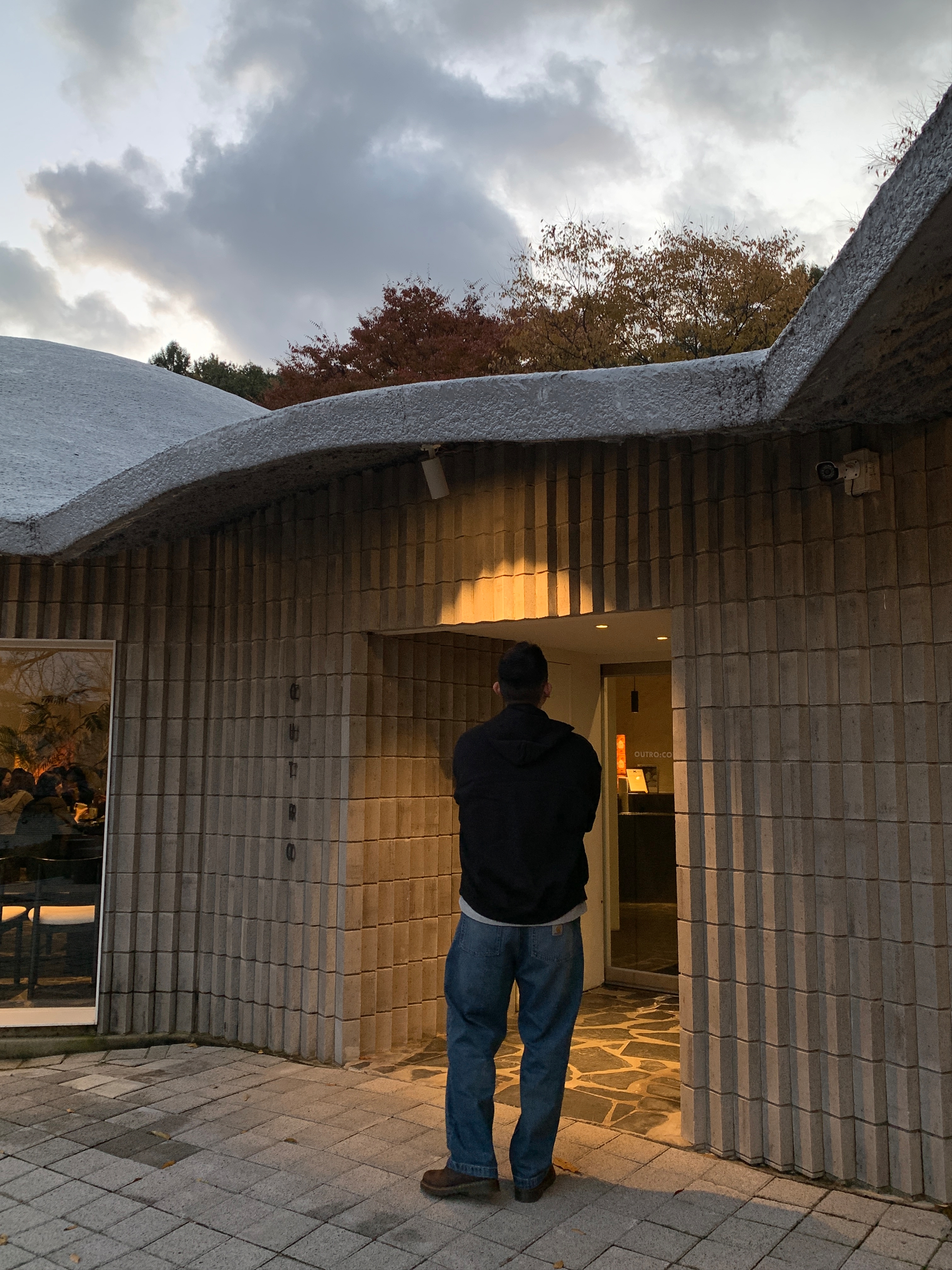 Dr. Martens 1461 Crazy Horse Dark Brown, Carhartt WIP Brandon Pants Blue Worn Washed 착용 스타일 - 1