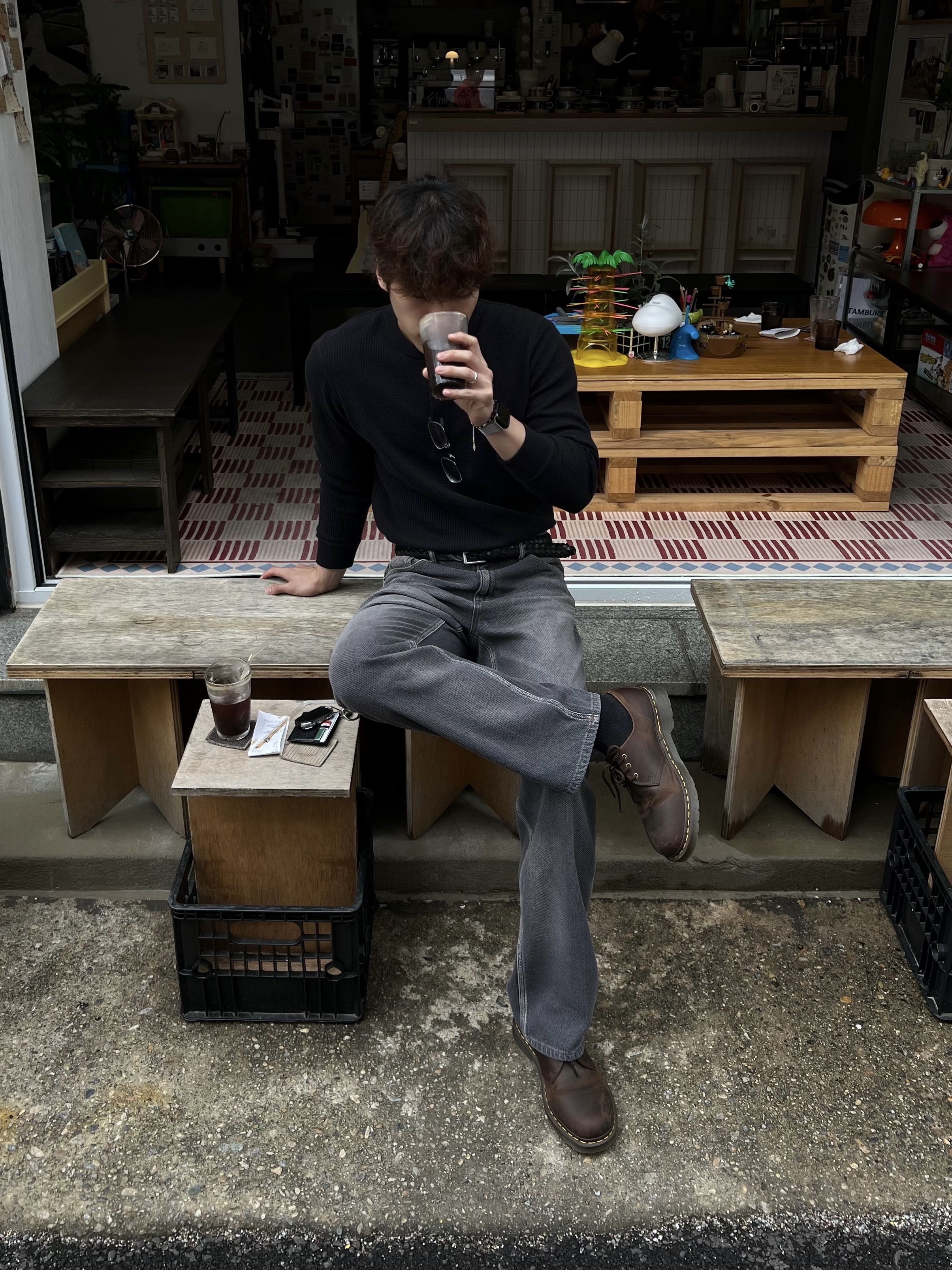 Dr. Martens 1461 Crazy Horse Dark Brown 착용 스타일 - 3