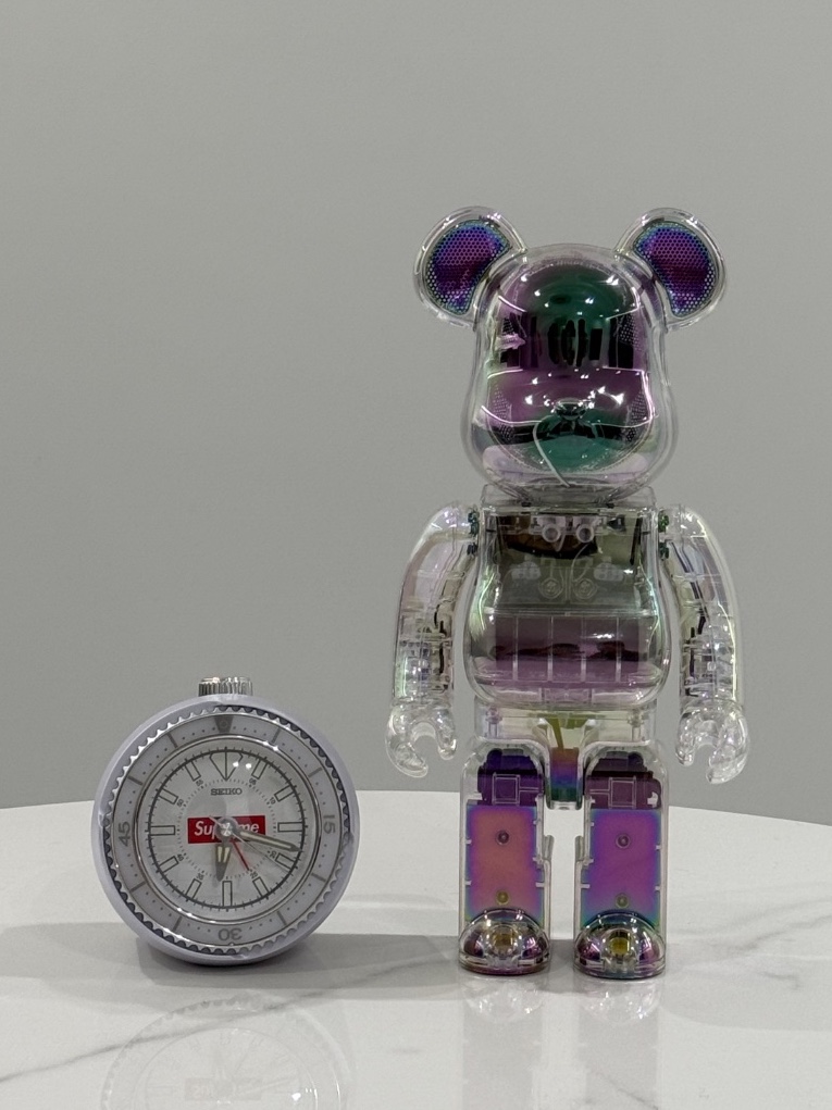 Supreme x Seiko Mai Alarm Clock White - 25SS 착용 스타일