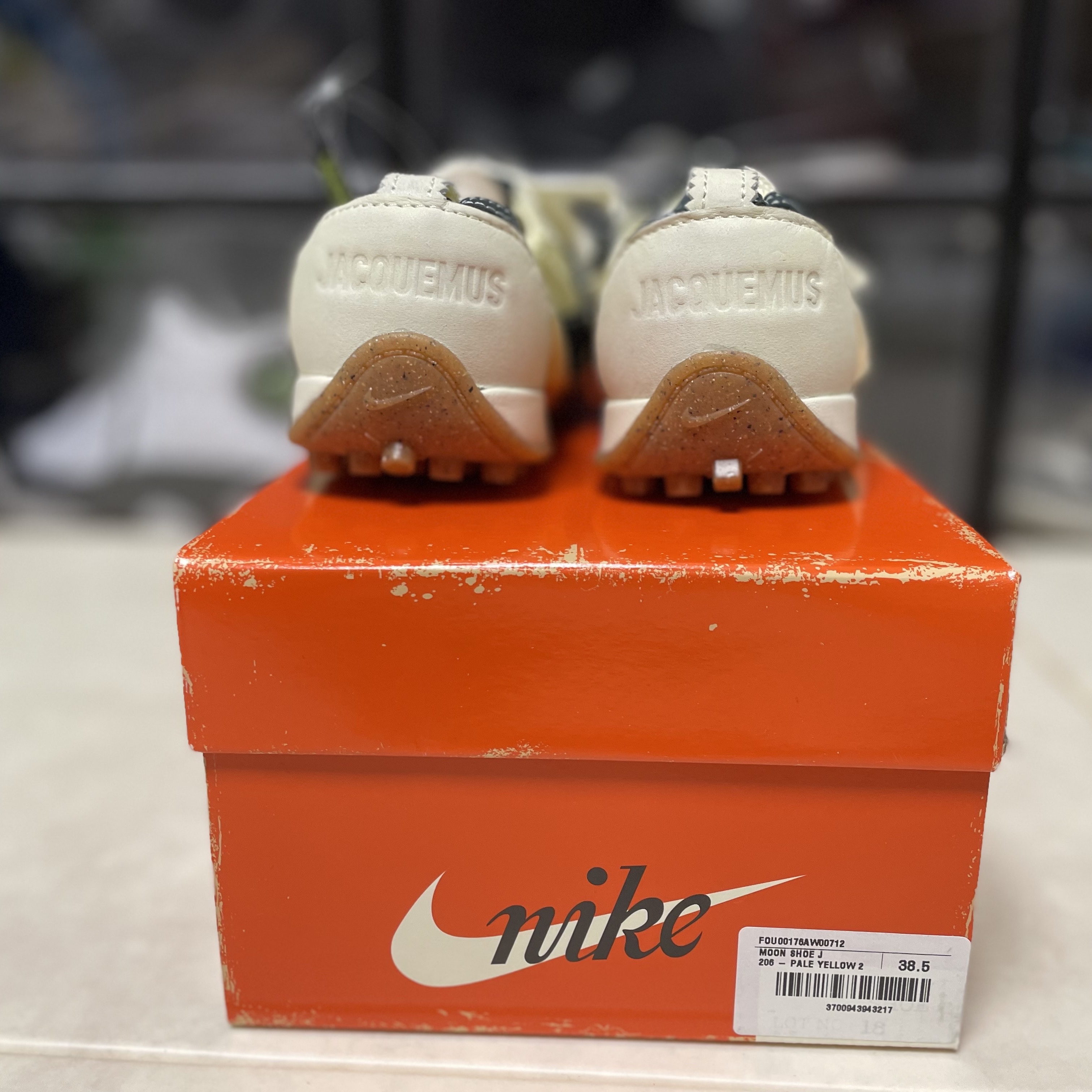 Nike x Jacquemus Moon Shoe SP Alabaster Off Noir 착용 스타일 - 2