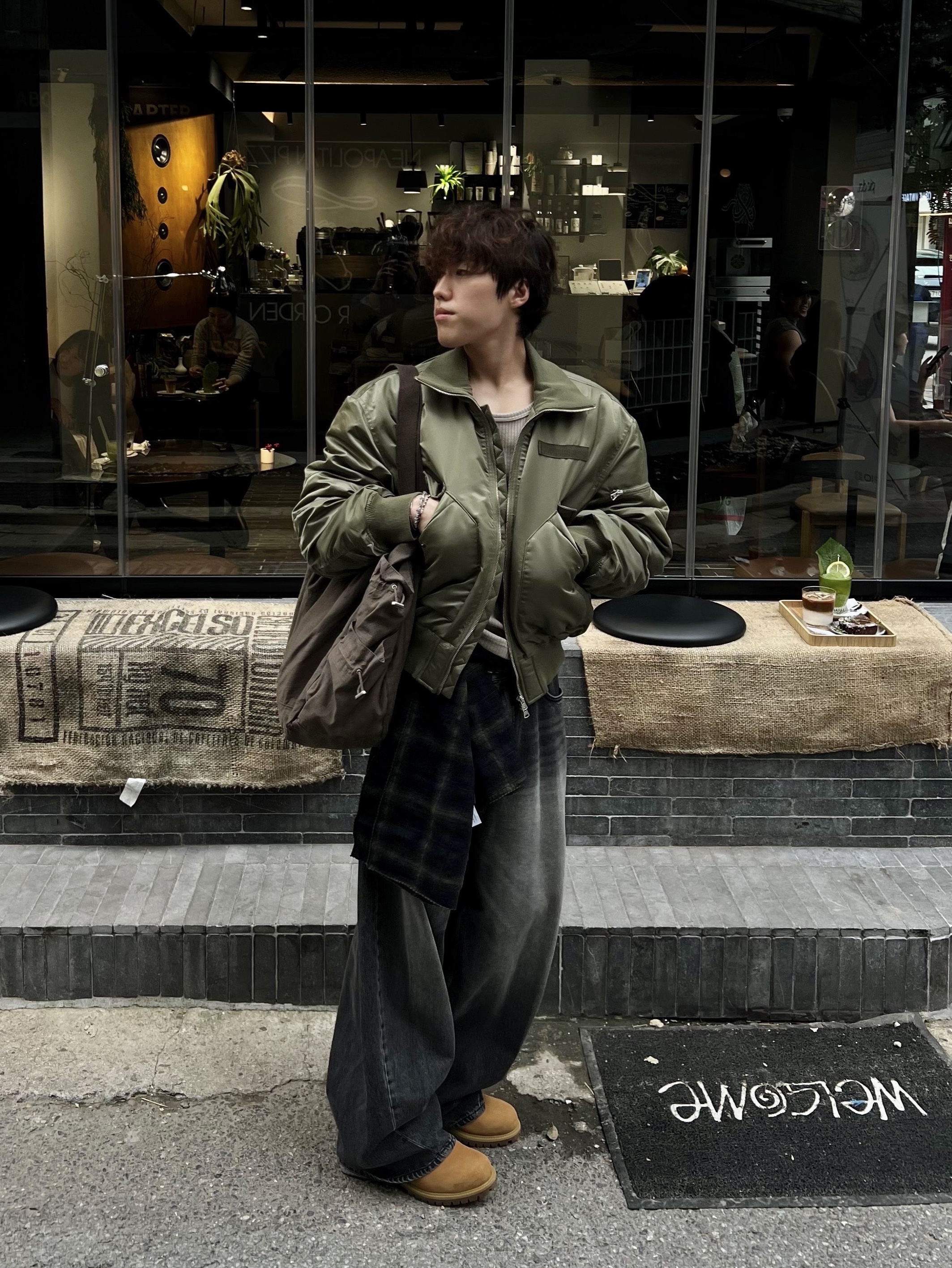 Timberland Premium 6 inch Waterproof Boot Wheat Nubuck - Wide, noun Wide Curved Denim Pants Black 착용 스타일 - 1