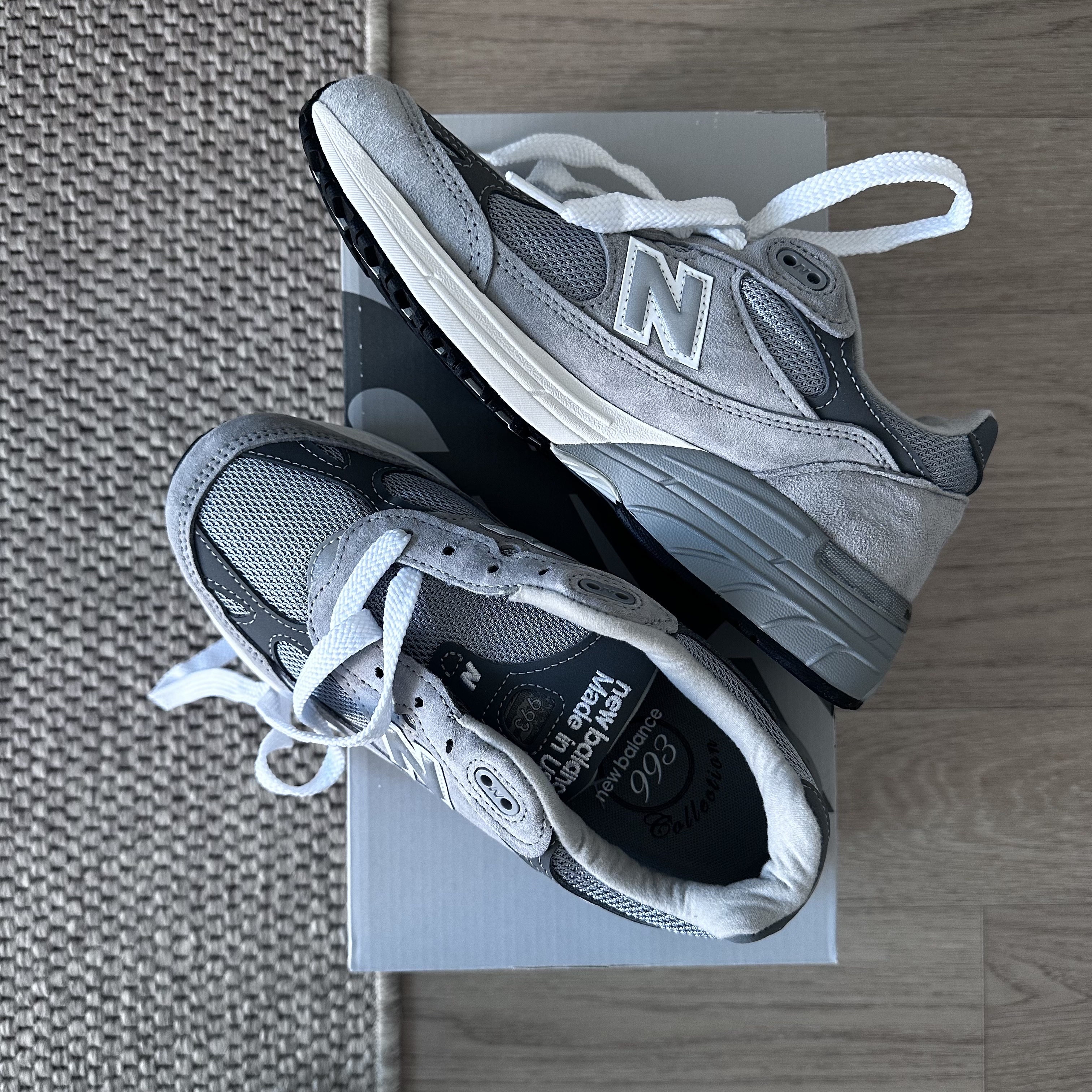 (W) New Balance 993 Made in USA Grey - B Standard 착용 스타일
