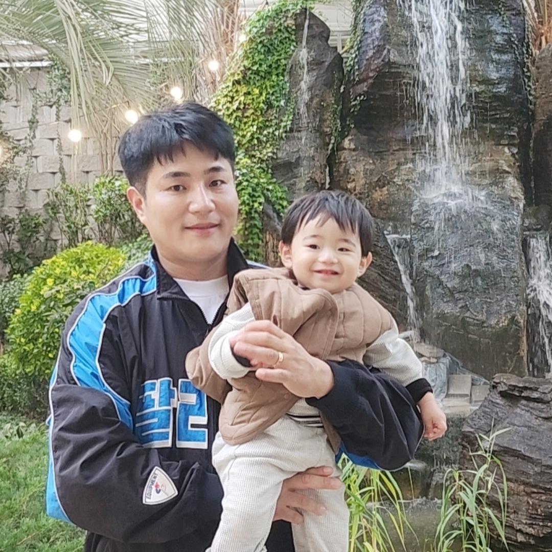 Palace Seoul 2 Seoul Track Jacket Black Blue - 25SS 착용 스타일